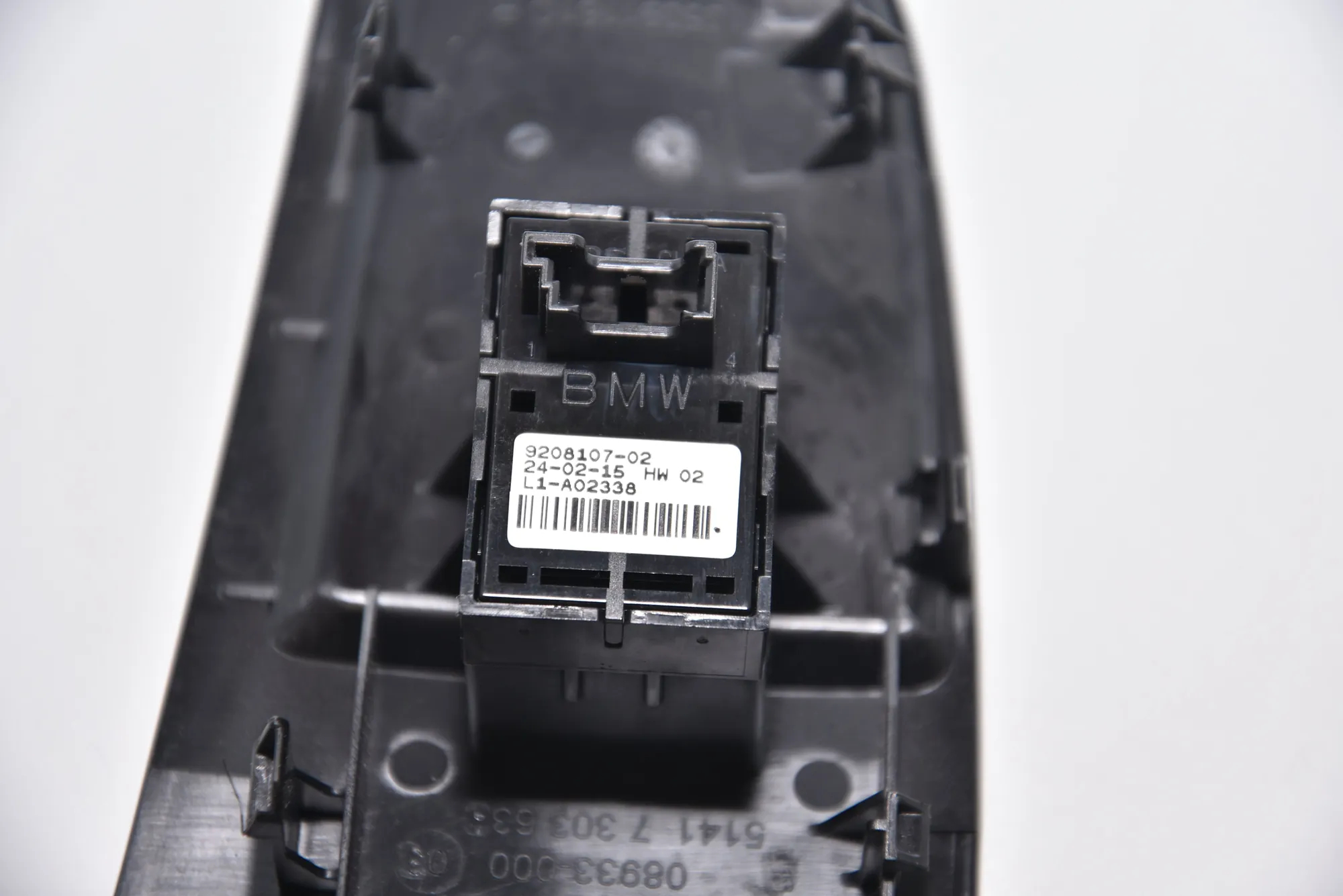 Front Right Door Window Switch – OEM 7303634 · BMW i3 (I01) Electric 2015 – 3