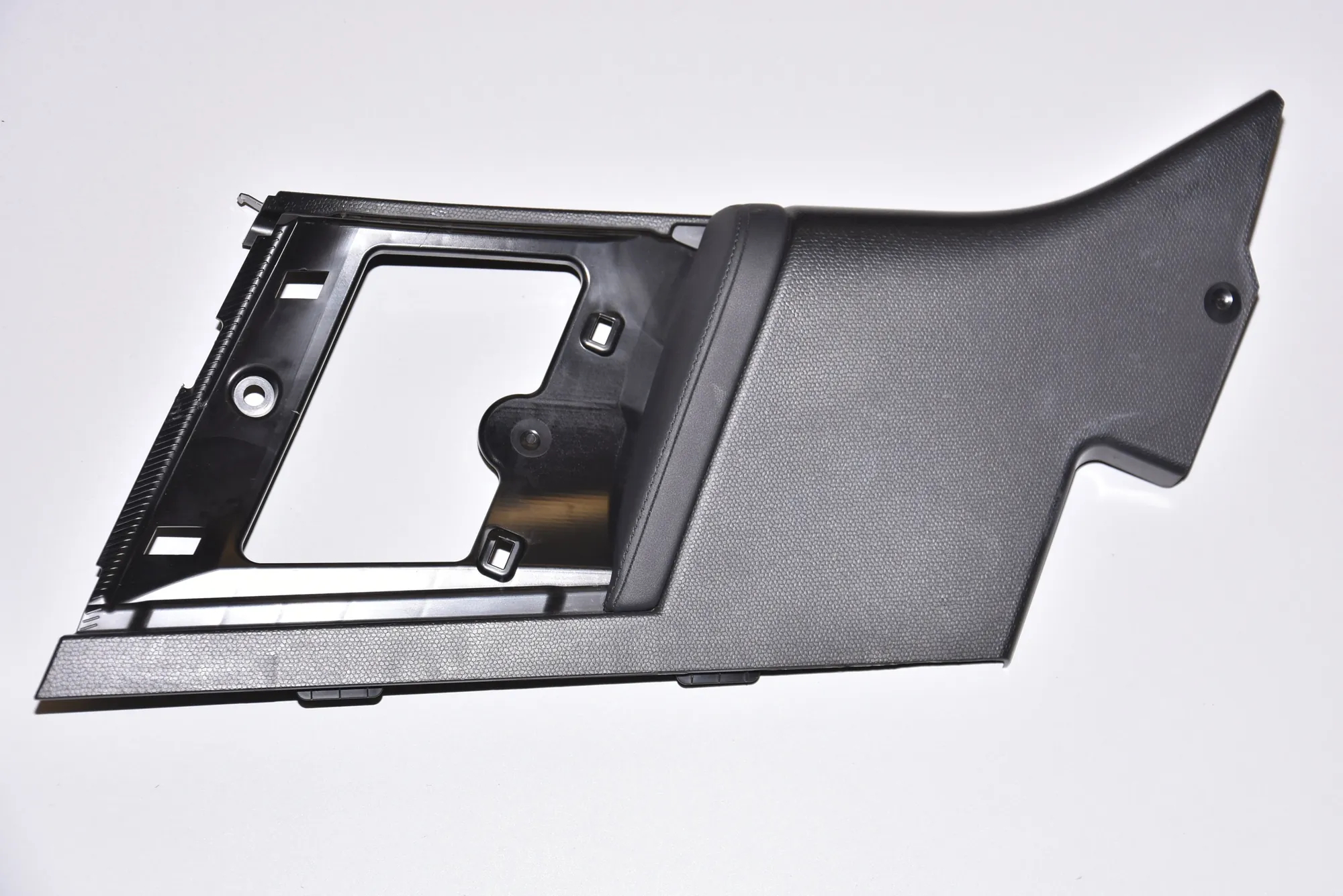 Rear Left Pillar Trim – OEM 7272427 · BMW i3 (I01) Electric 2015