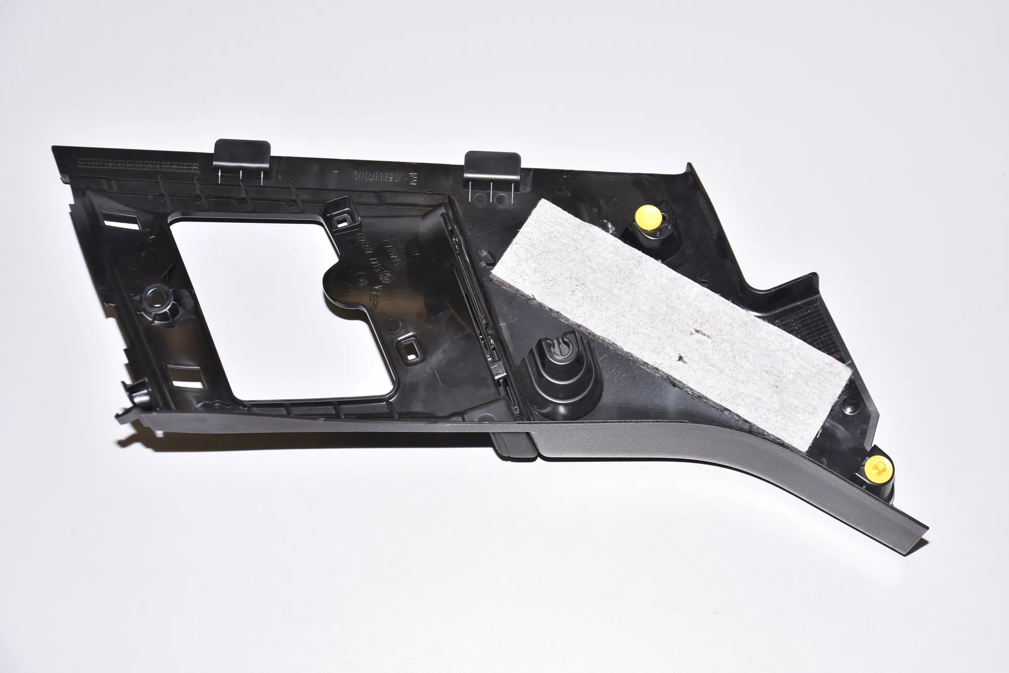 Rear Left Pillar Trim – OEM 7272427 · BMW i3 (I01) Electric 2015 – 2