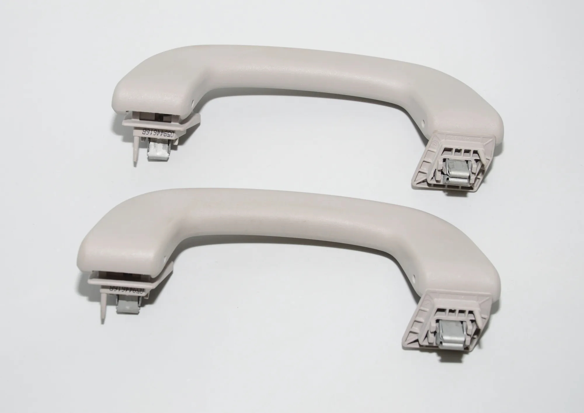 Front Left Roof Handle – OEM 05944616B · BMW i3 (I01) Hybrid 2016 – 2