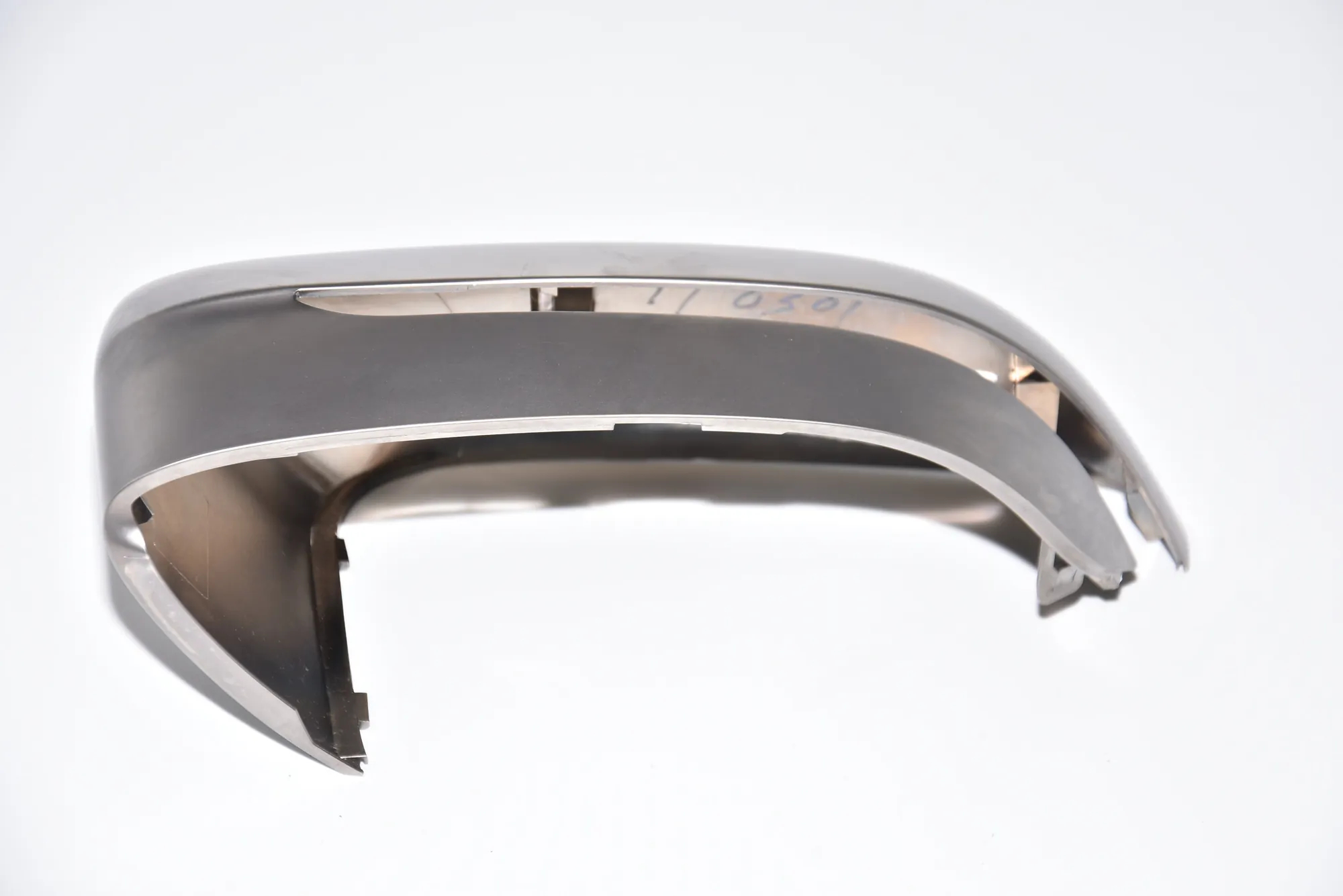 Front Left Door Mirror Frame – OEM 7467991 · BMW 7 (G11, G12) BMW 7 (G11, G12) M 760 Li xDrive 2017 – 3