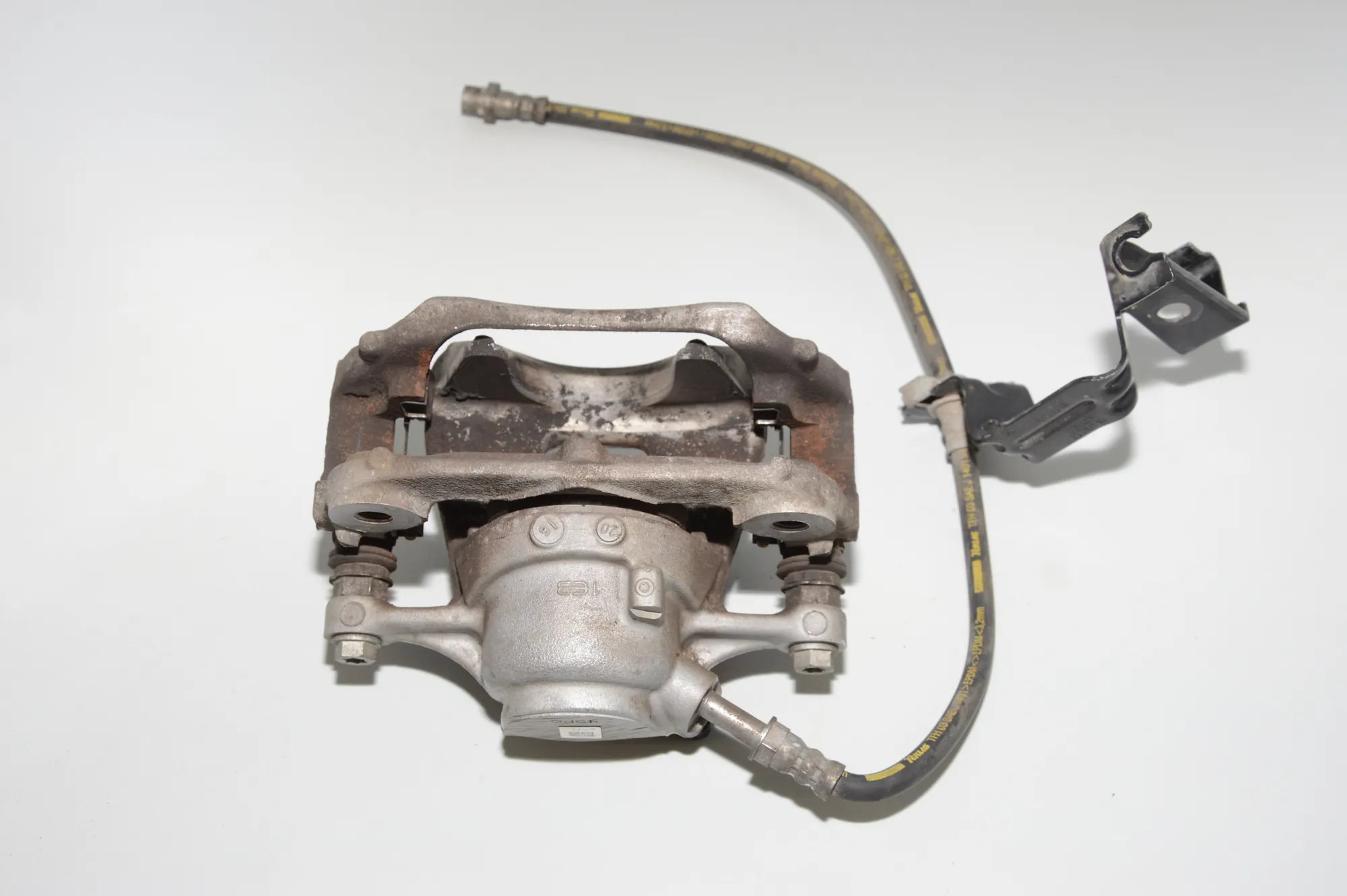 Front Right Brake Caliper – OEM 6860270 · BMW i3 (I01) Hybrid 2016
