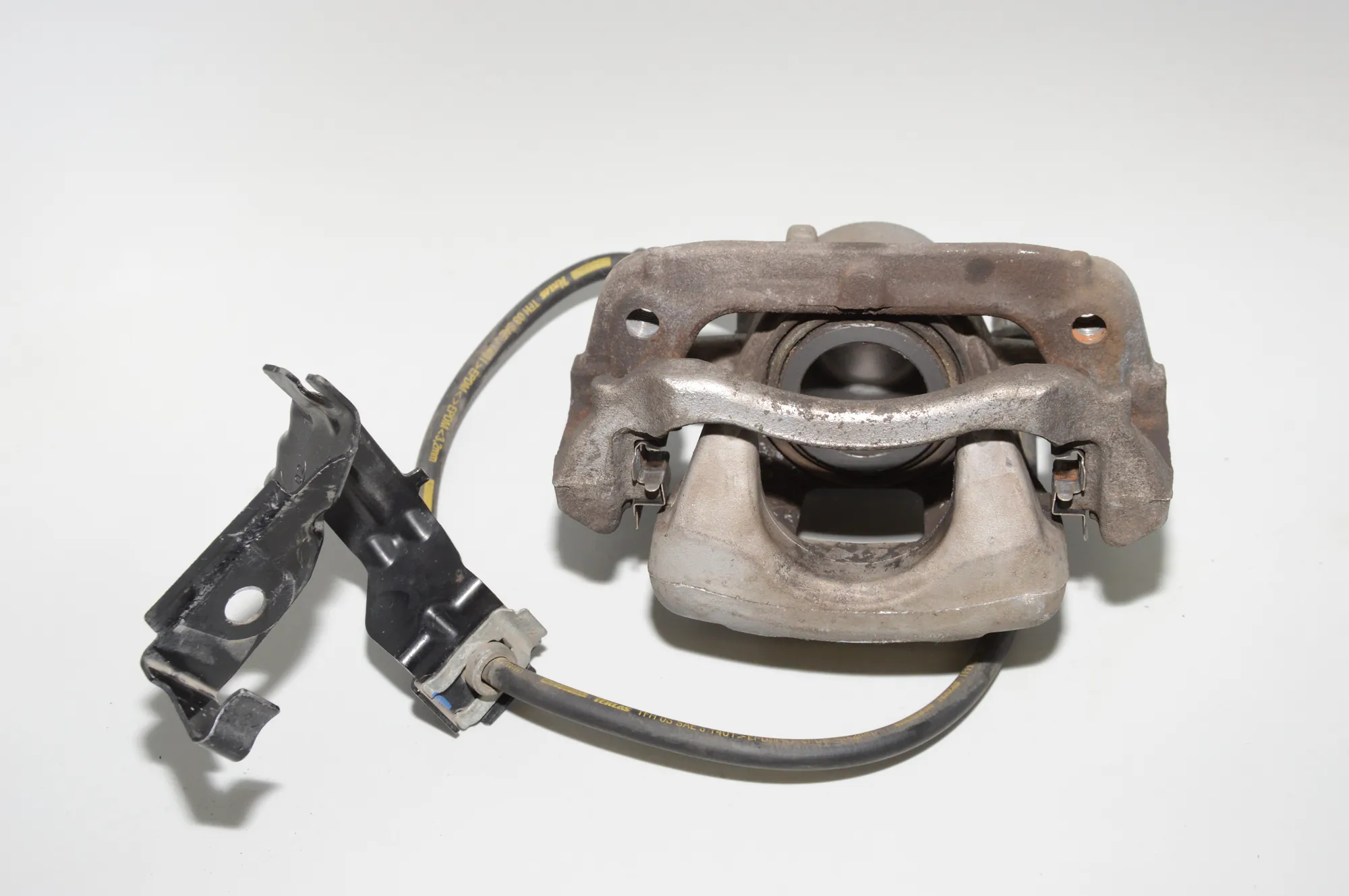 Front Right Brake Caliper – OEM 6860270 · BMW i3 (I01) Hybrid 2016 – 3