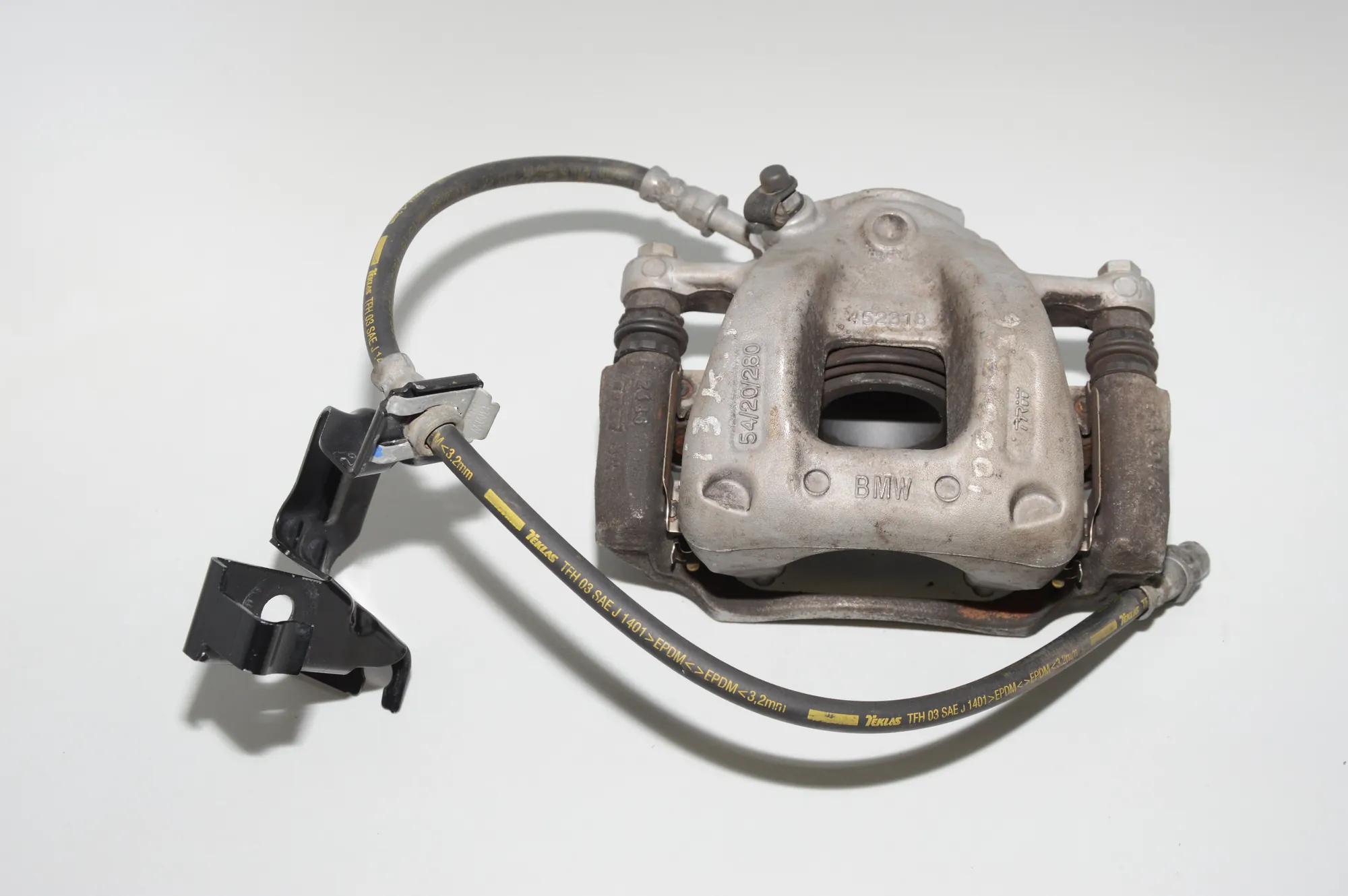 Front Left Brake Caliper – OEM 6860269 · BMW i3 (I01) Hybrid 2016