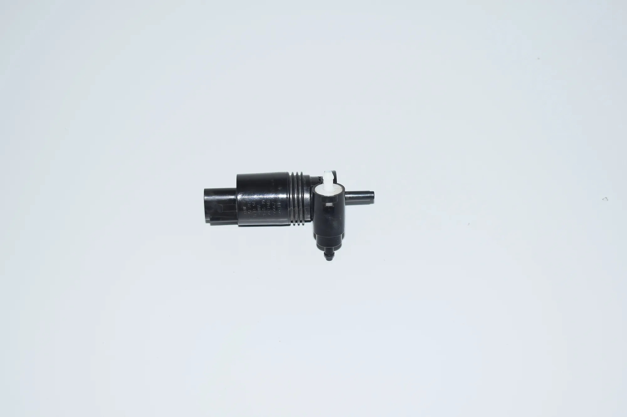 Washer Tank Motor – OEM 2751743 · BMW i3 (I01) Hybrid 2014