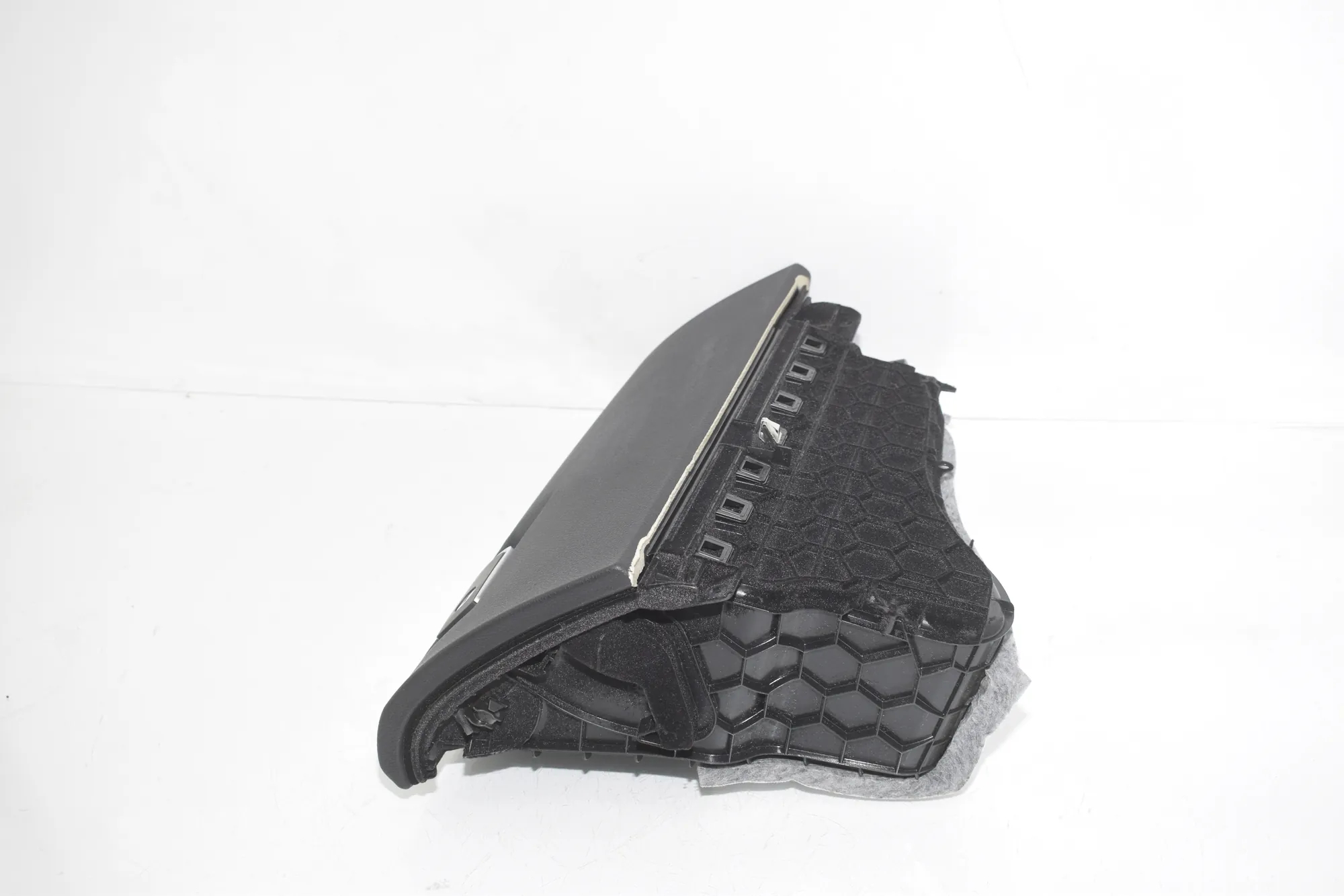 Glove Compartment – OEM 9239345 · BMW 4 Gran Coupe (F36) 430 d 2016 – 3