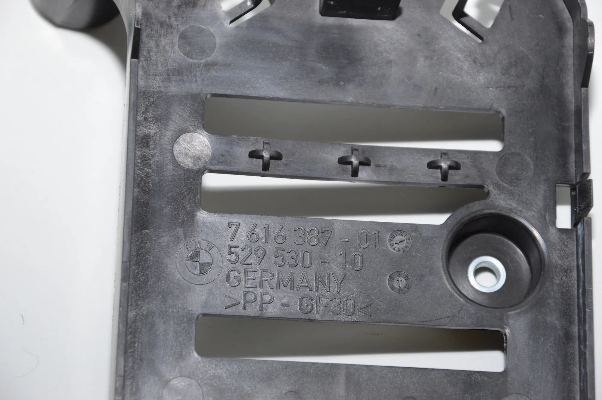 Other Body Parts – OEM 9305949 · BMW i3 (I01) Hybrid 2016 – 9