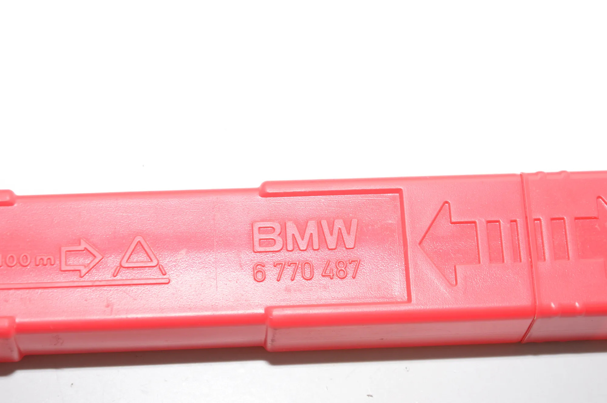 Warning Triangle – OEM 6770487 · BMW i3 (I01) Hybrid 2016 – 4