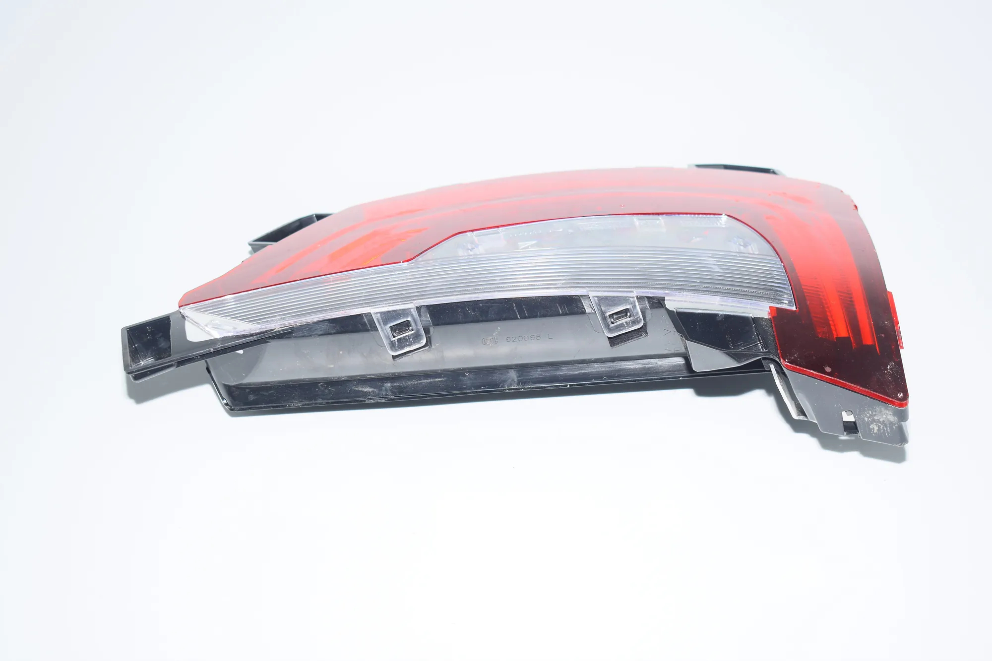 Left Side Tailgate Tail Light – OEM 7389605 · BMW i3 (I01) Hybrid 2014 – 3