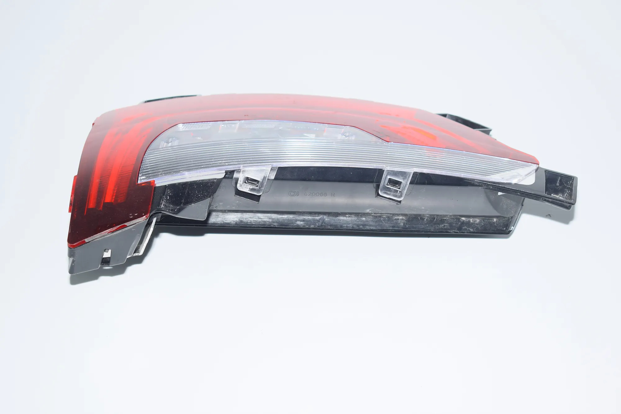 Right Side Tailgate Tail Light – OEM 7389606 · BMW i3 (I01) Hybrid 2014 – 2