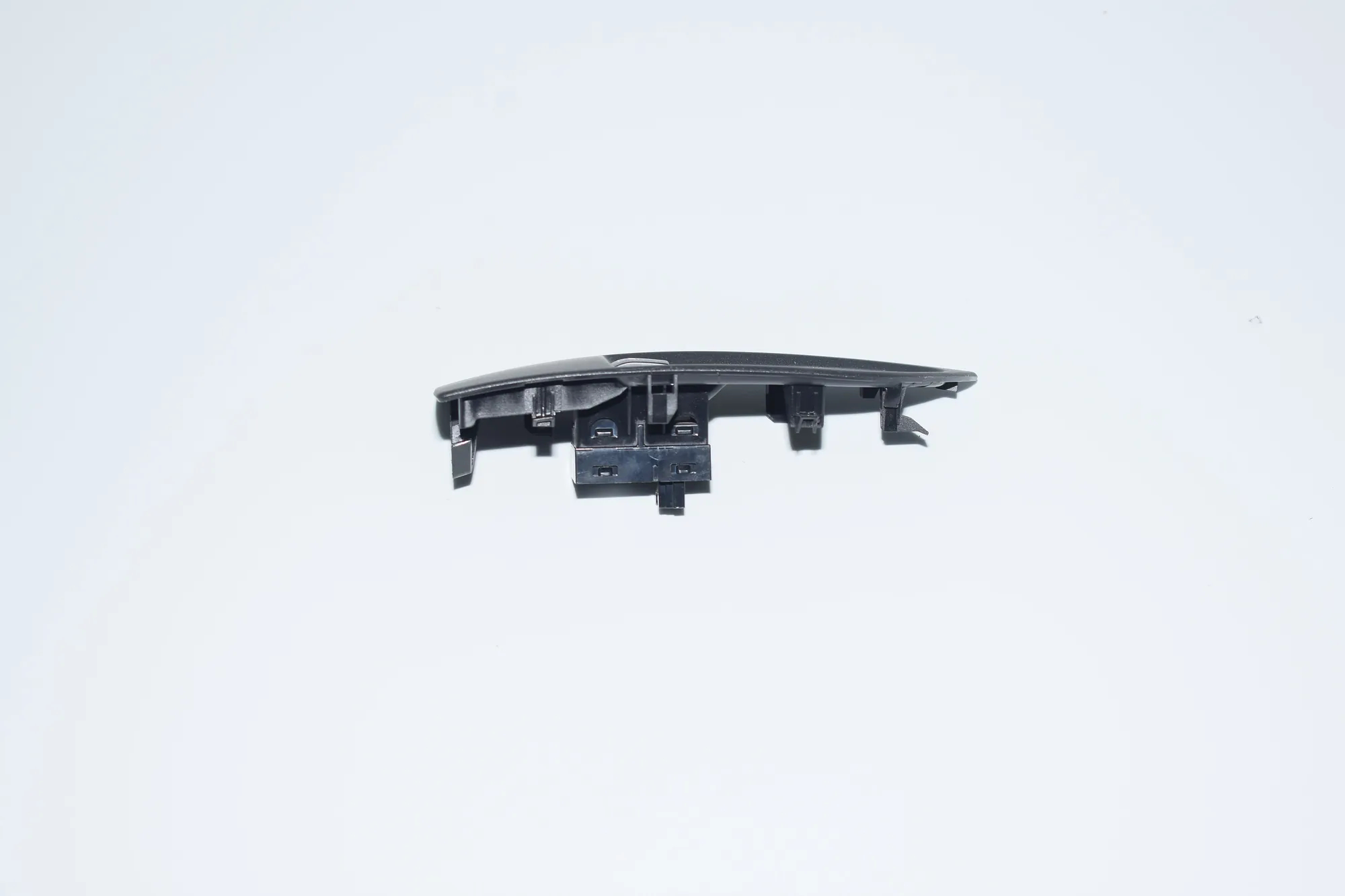 Front Left Door Window Switch – OEM 9208107 · BMW i3 (I01) Hybrid 2014 – 2