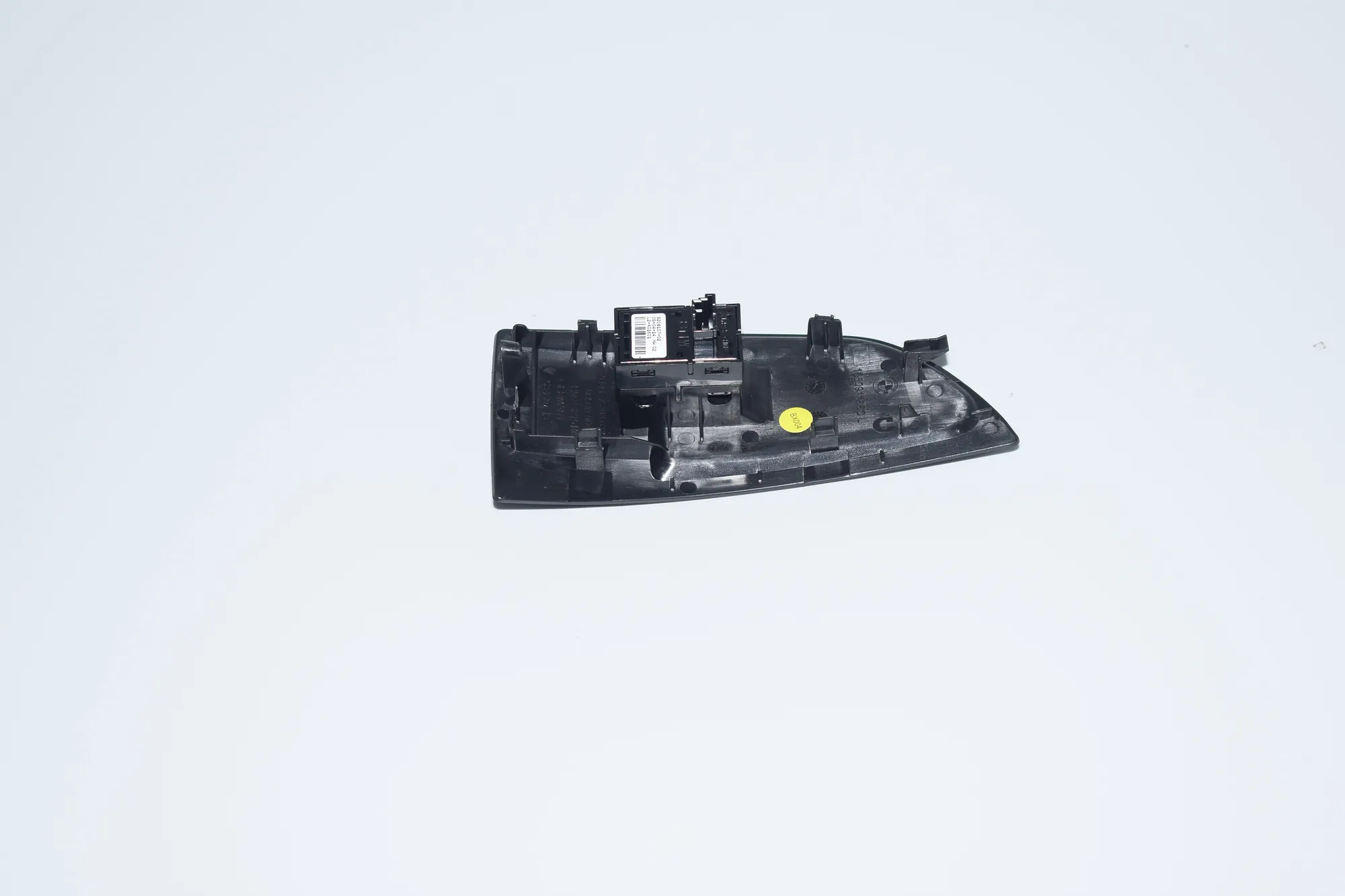 Front Left Door Window Switch – OEM 9208107 · BMW i3 (I01) Hybrid 2014 – 3