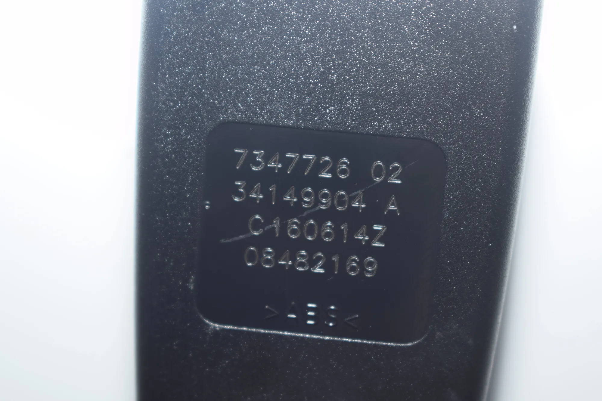 Rear Right Seat Buckle – OEM 7347726 · BMW i3 (I01) Hybrid 2014 – 3