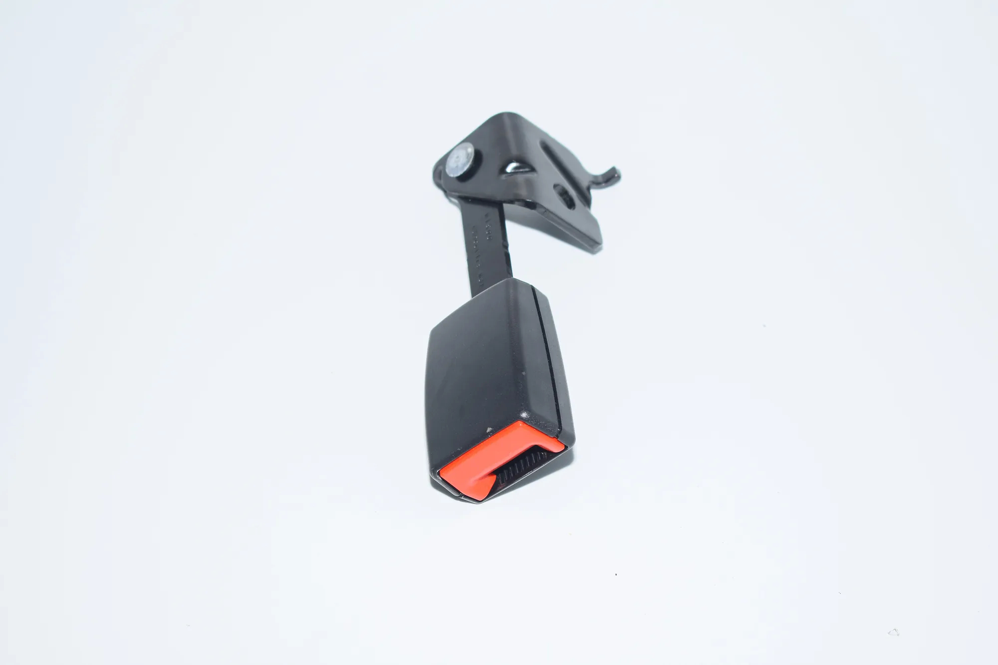 Rear Right Seat Buckle – OEM 7347726 · BMW i3 (I01) Hybrid 2014 – 2