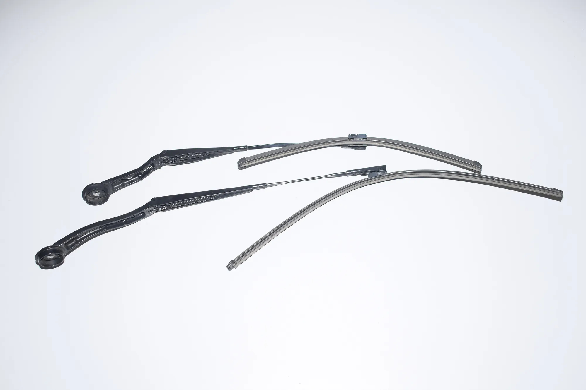 Front Wiper Arms – OEM 7322166 · BMW i3 (I01) Hybrid 2014