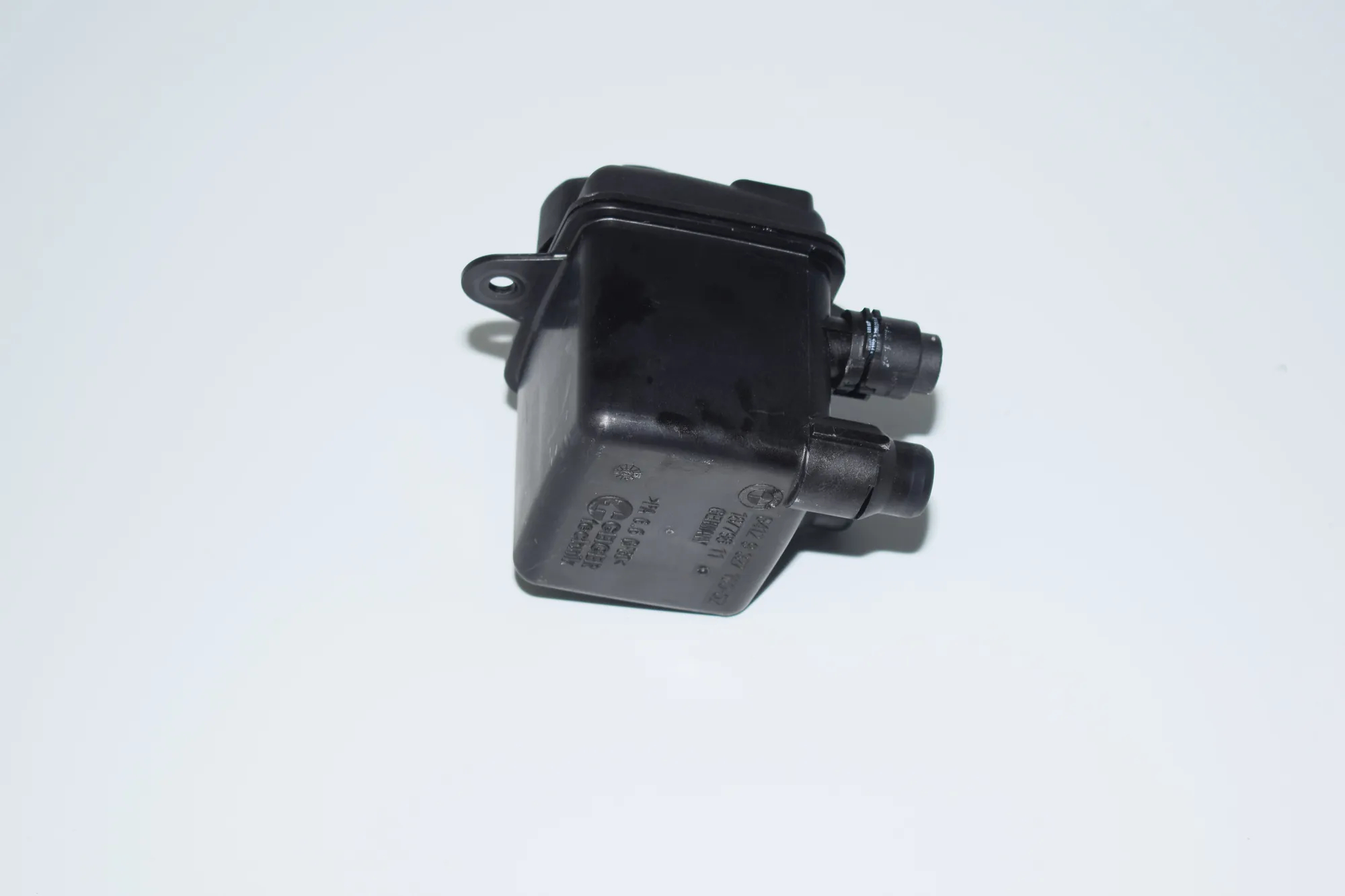 Expansion Tank – OEM 9327150 · BMW i3 (I01) Hybrid 2014 – 3