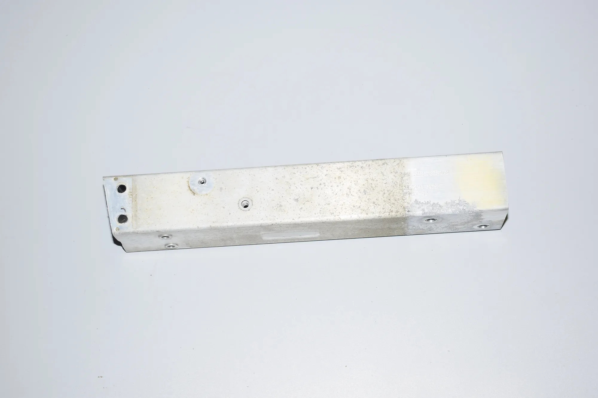 Rear Right Bumper Bracket – OEM 7375468 · BMW i3 (I01) Hybrid 2014 – 2
