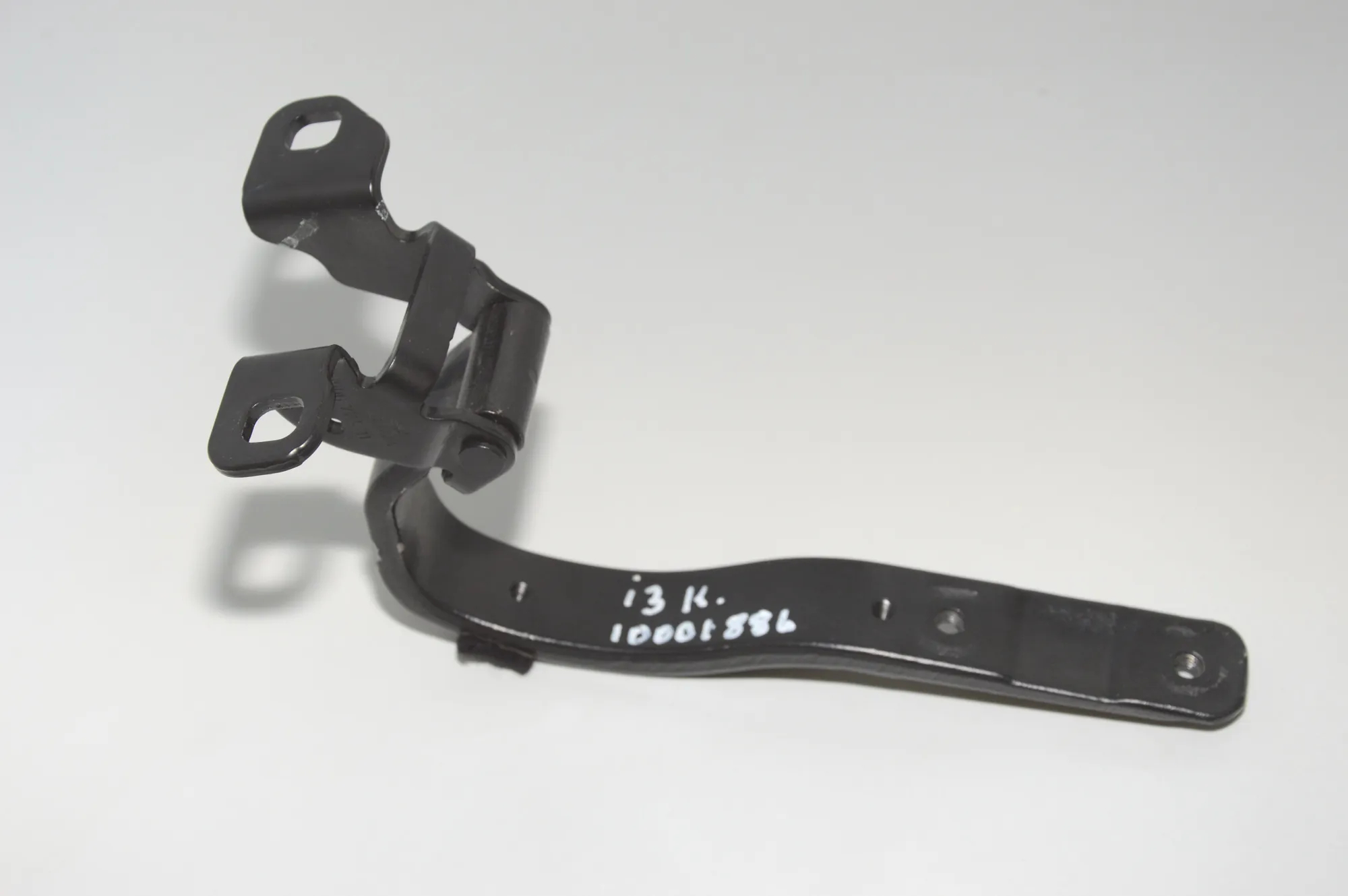 Right Side Bootlid Hinge – OEM 7296774 · BMW i3 (I01) Hybrid 2016