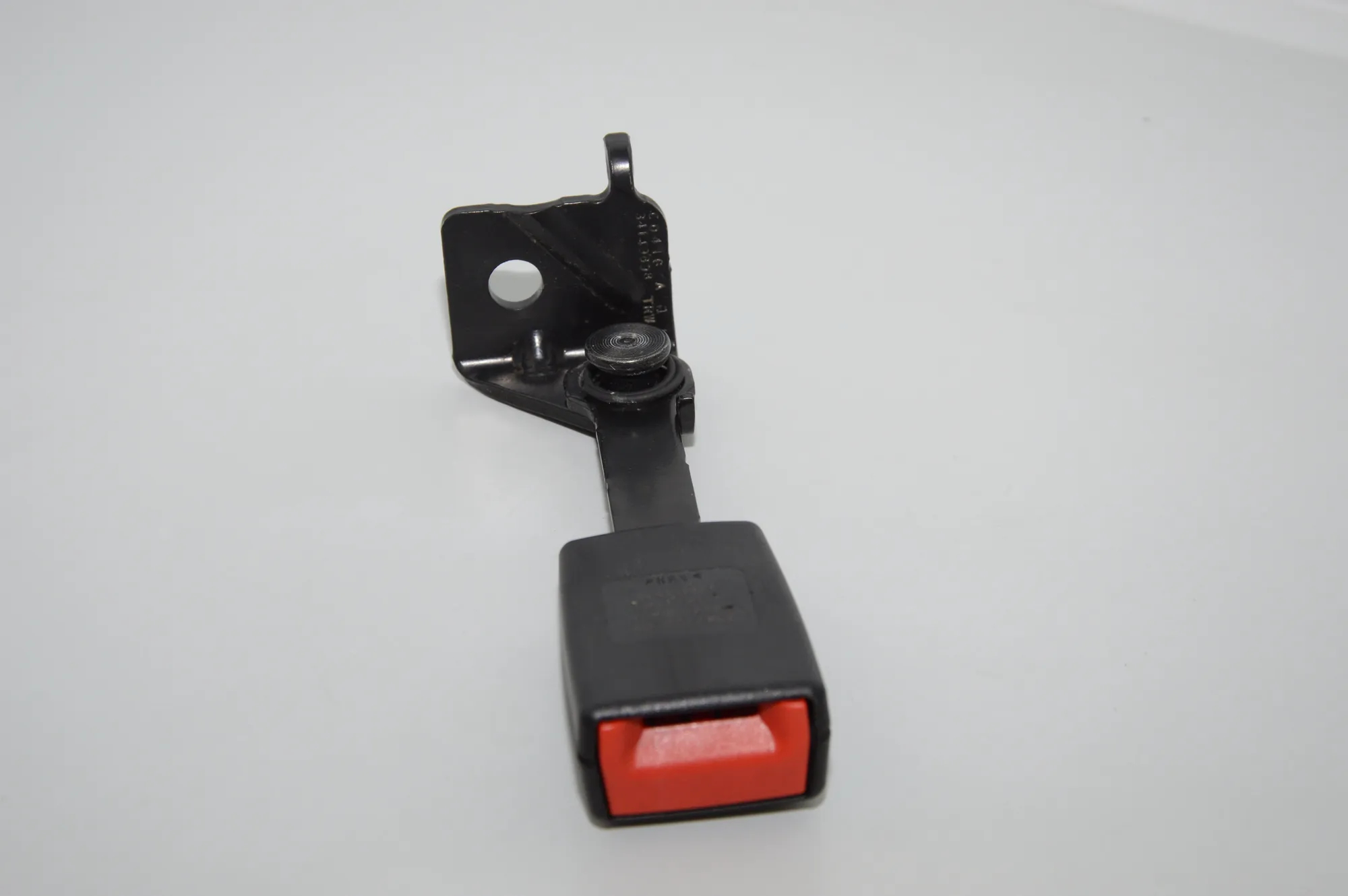 Rear Right Seat Buckle – OEM 7347726 · BMW i3 (I01) Hybrid 2016