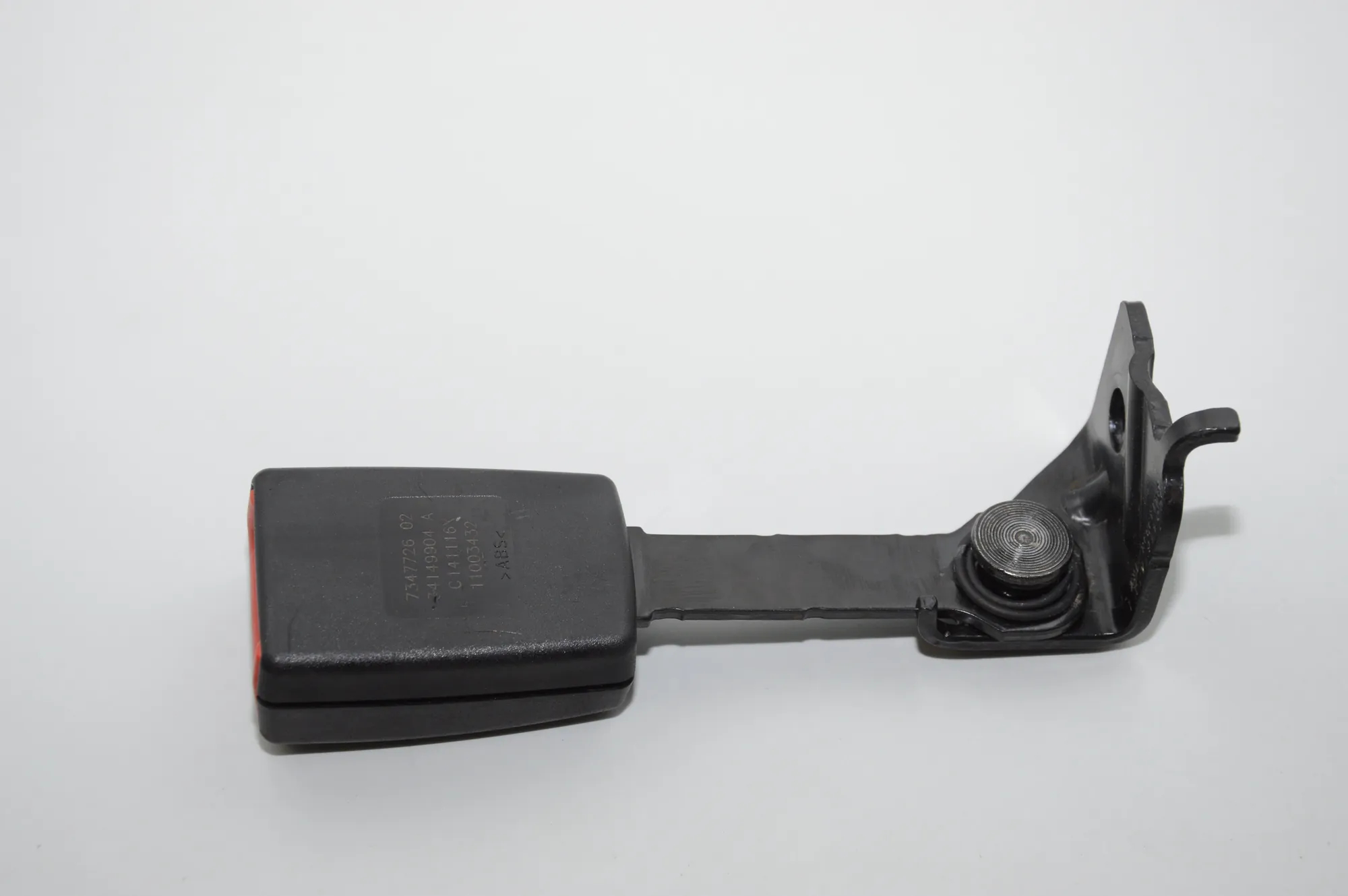 Rear Right Seat Buckle – OEM 7347726 · BMW i3 (I01) Hybrid 2016 – 3