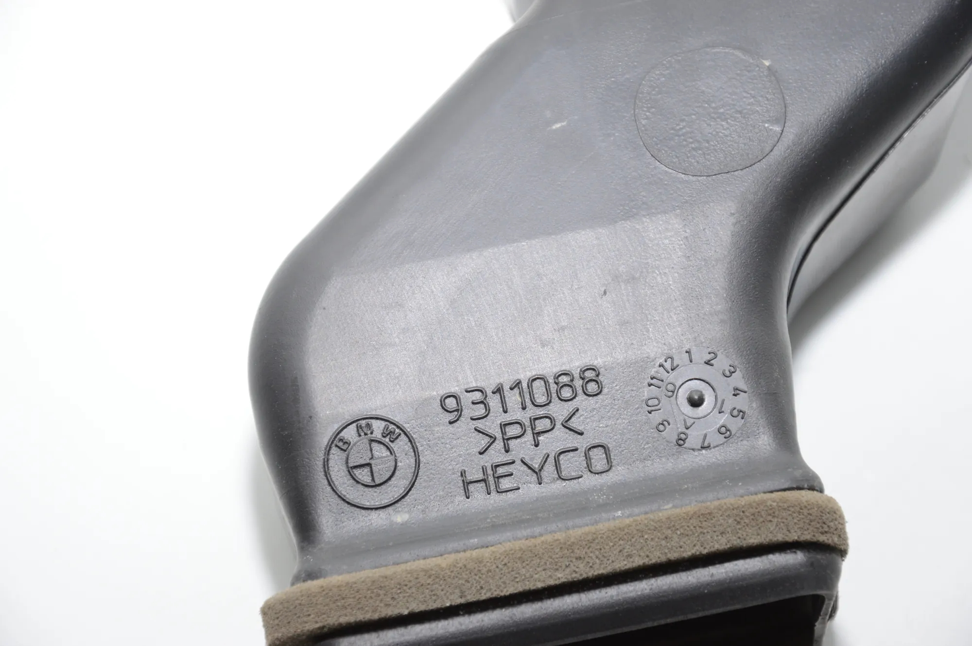 Other Interior Parts – OEM 9311088 · BMW i3 (I01) Hybrid 2016 – 4