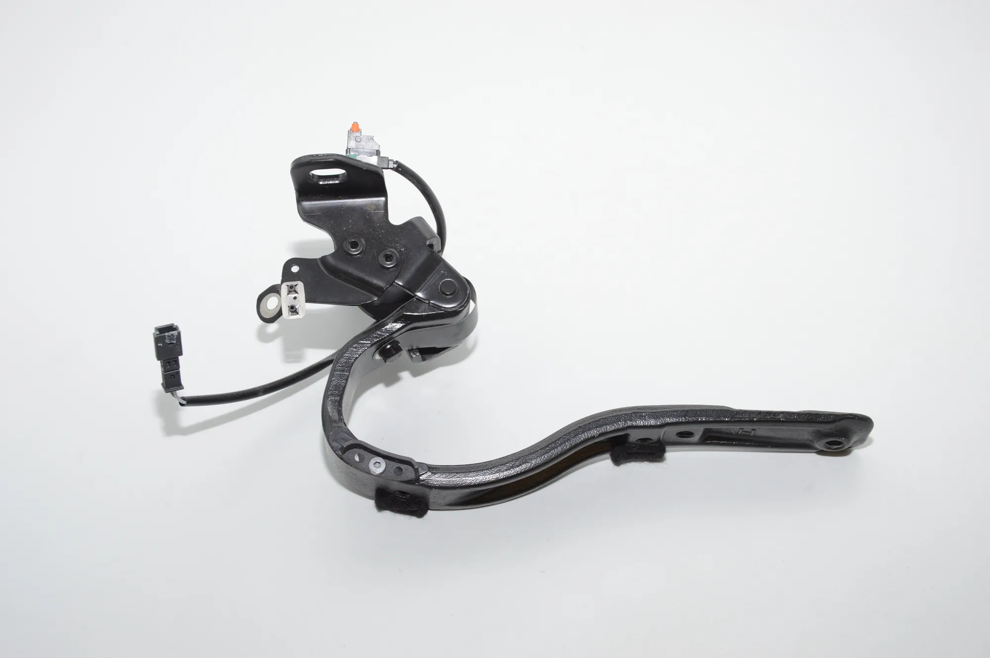 Left Side Bootlid Hinge – OEM 7296773 · BMW i3 (I01) Hybrid 2016 – 4