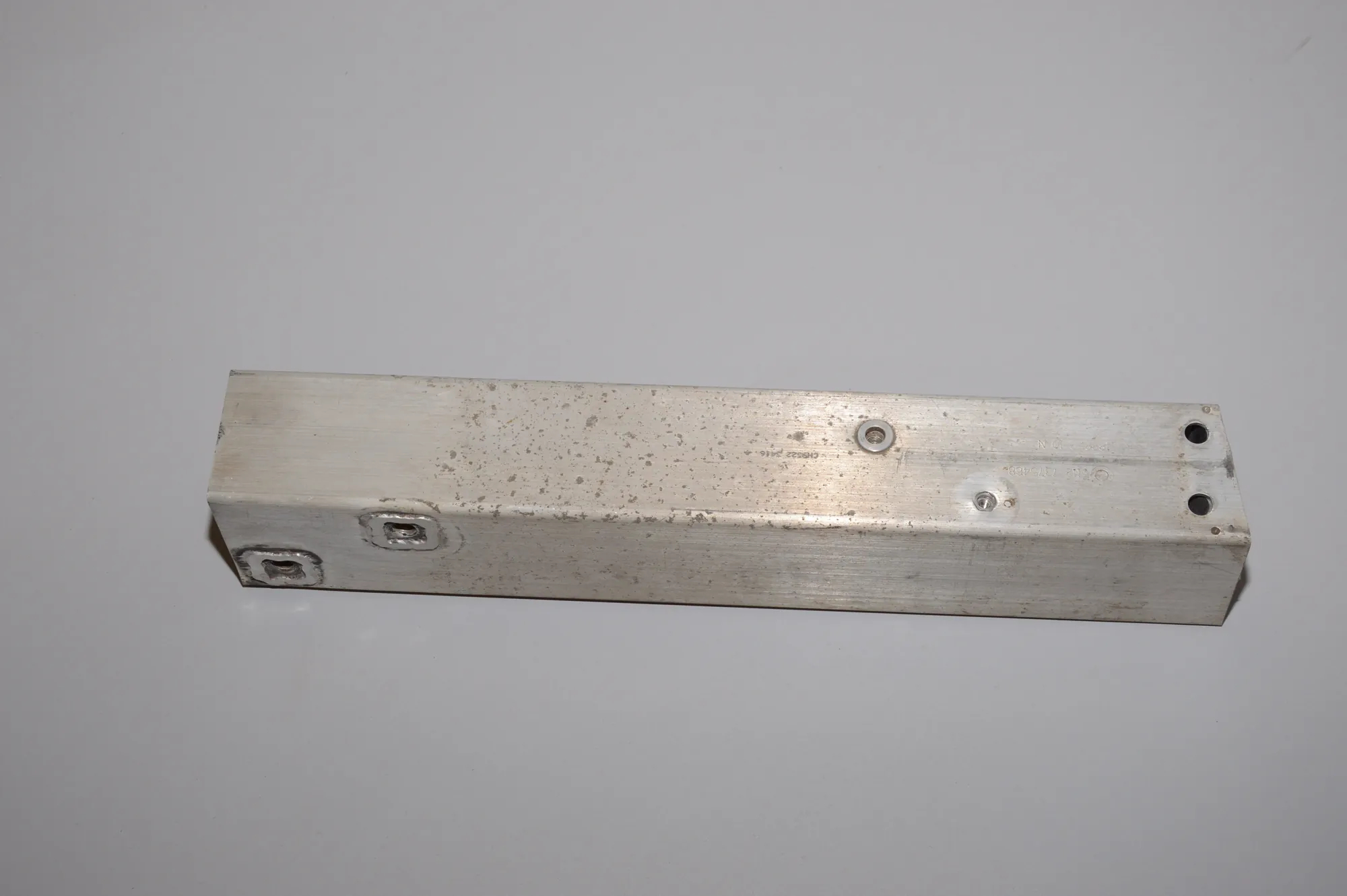 Rear Right Bumper Bracket – OEM 7375468 · BMW i3 (I01) Hybrid 2016 – 3
