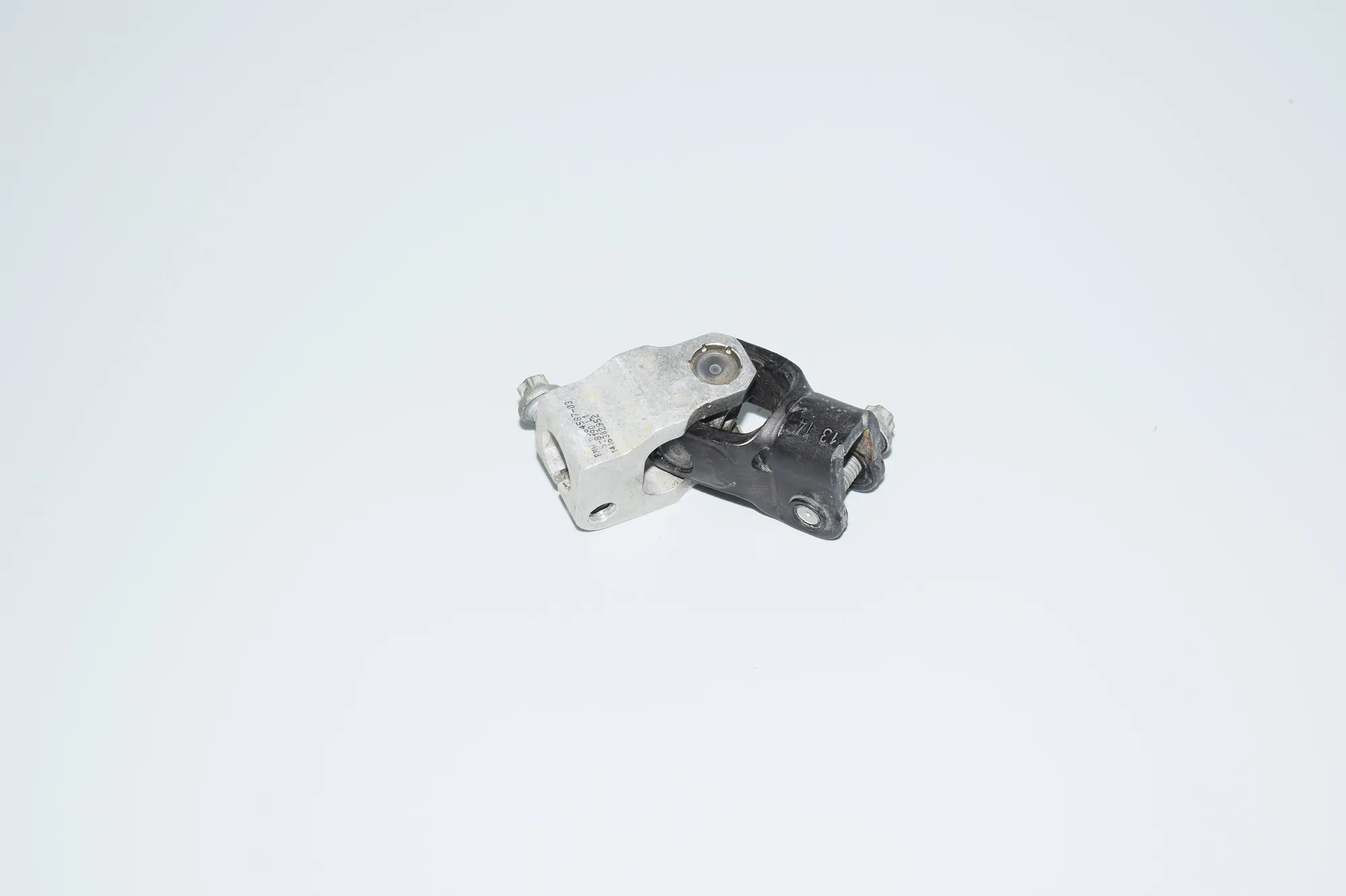 Steering Column Shaft Joint – OEM 6864587 · BMW i3 (I01) Hybrid 2014 – 2