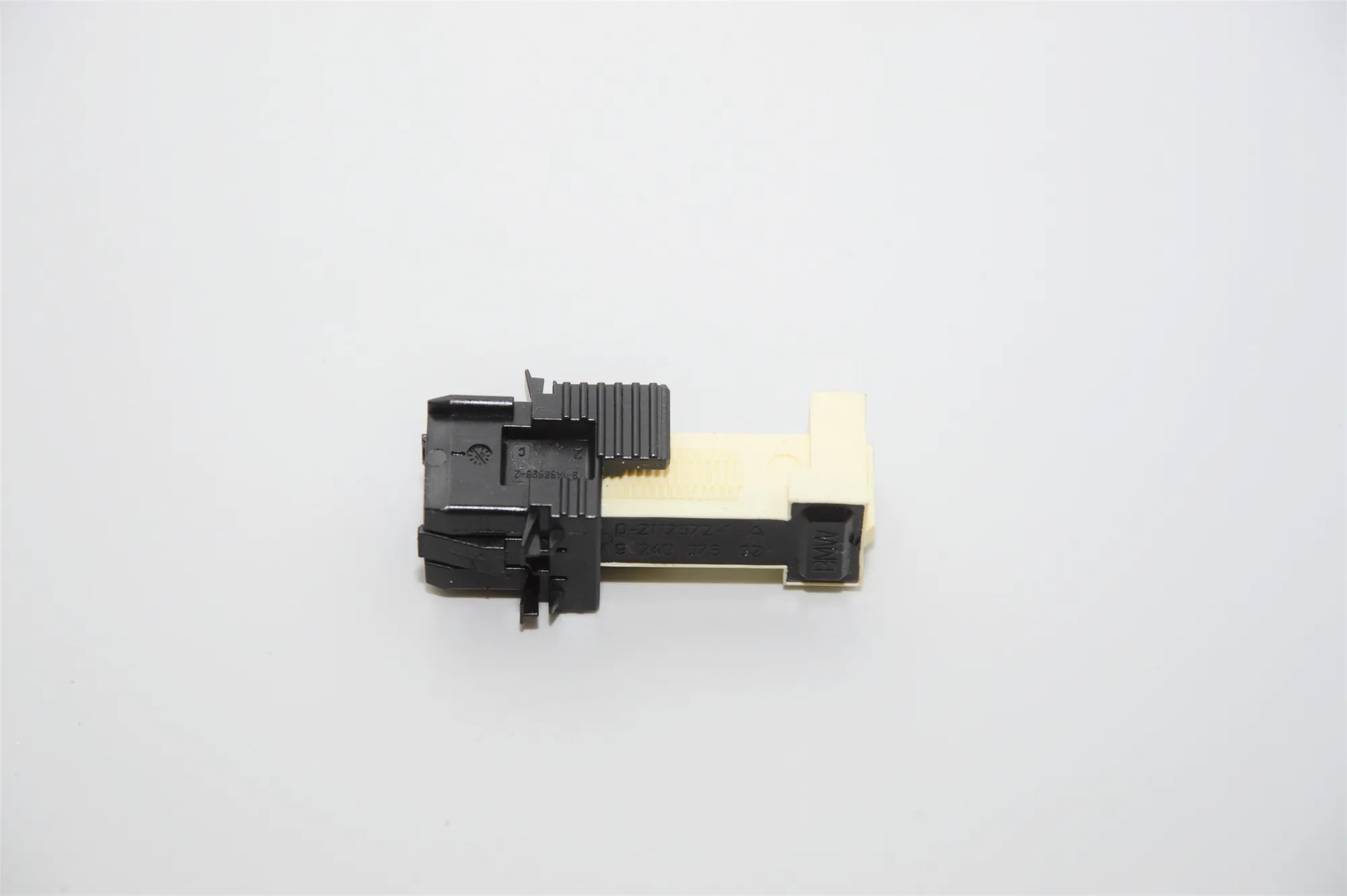 Brake Pedal Sensor – OEM 9240076 · BMW i3 (I01) Hybrid 2016