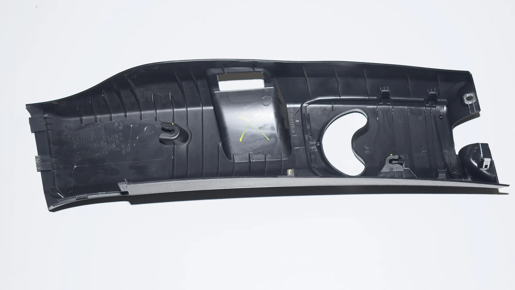 B Pillar Trim – OEM 7287935 · BMW i3 (I01) Hybrid 2014 – 2
