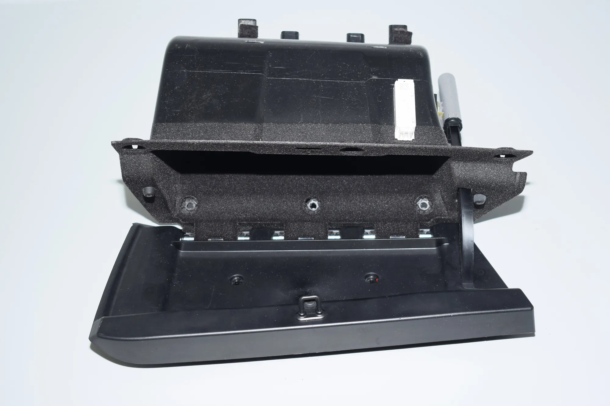 Glove Compartment – OEM 9283019 · BMW i3 (I01) Hybrid 2014 – 2