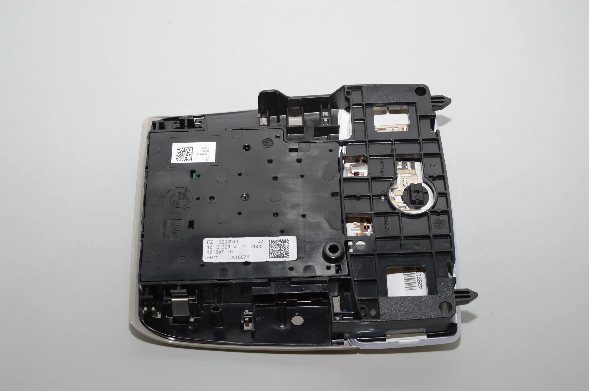 Interior Lighting – OEM 9292911 · BMW i3 (I01) Hybrid 2016 – 4