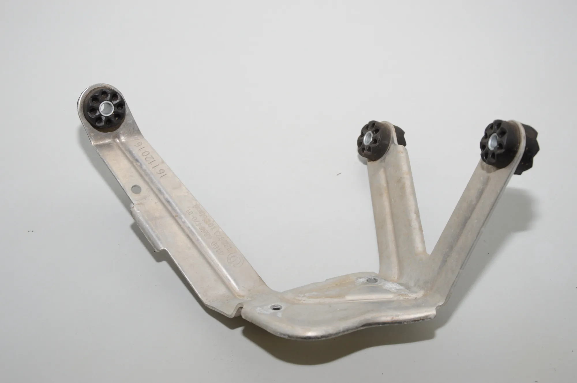 ABS Pump Holder – OEM 6850470 · BMW i3 (I01) Hybrid 2016 – 2