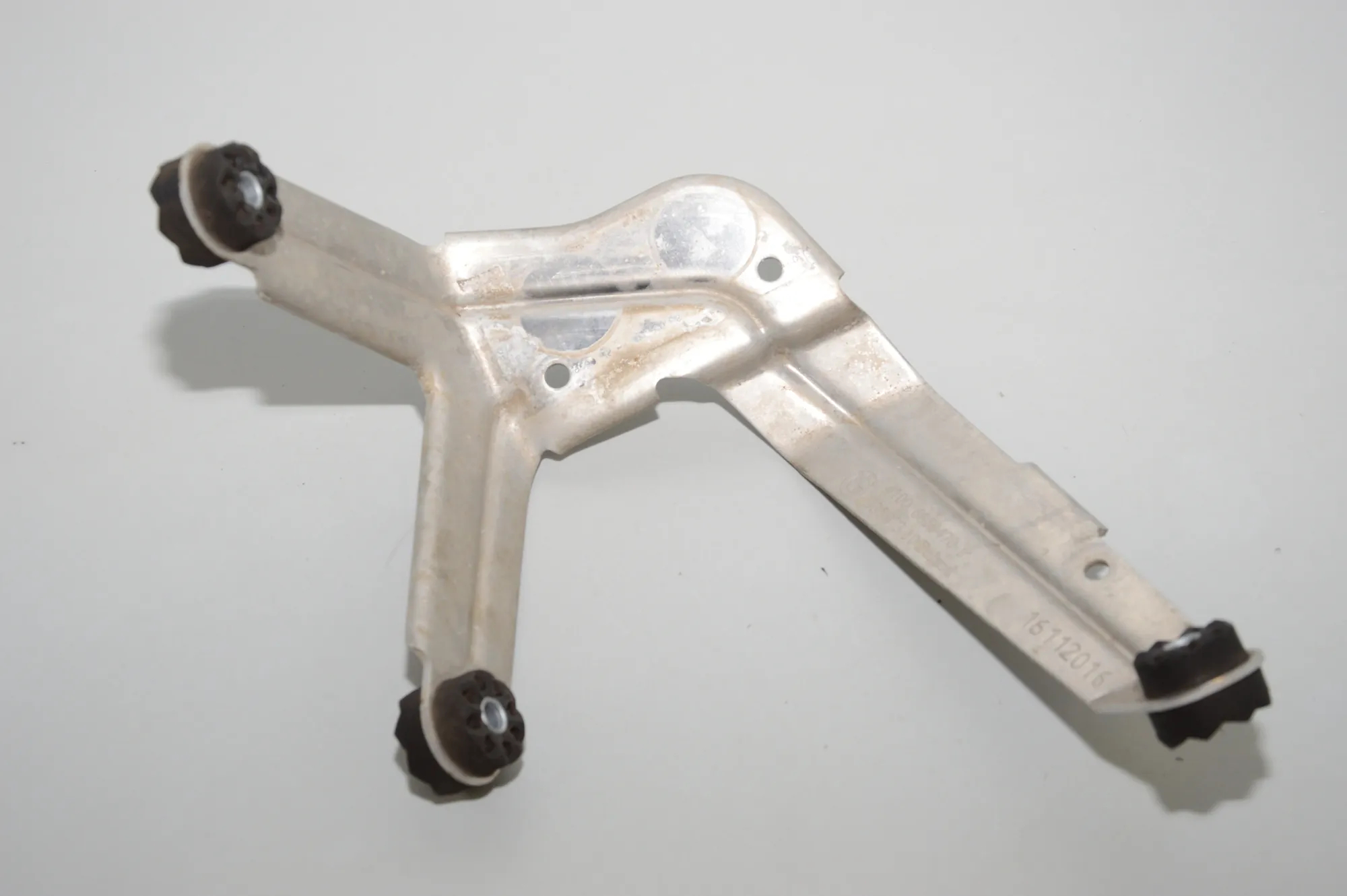 ABS Pump Holder – OEM 6850470 · BMW i3 (I01) Hybrid 2016