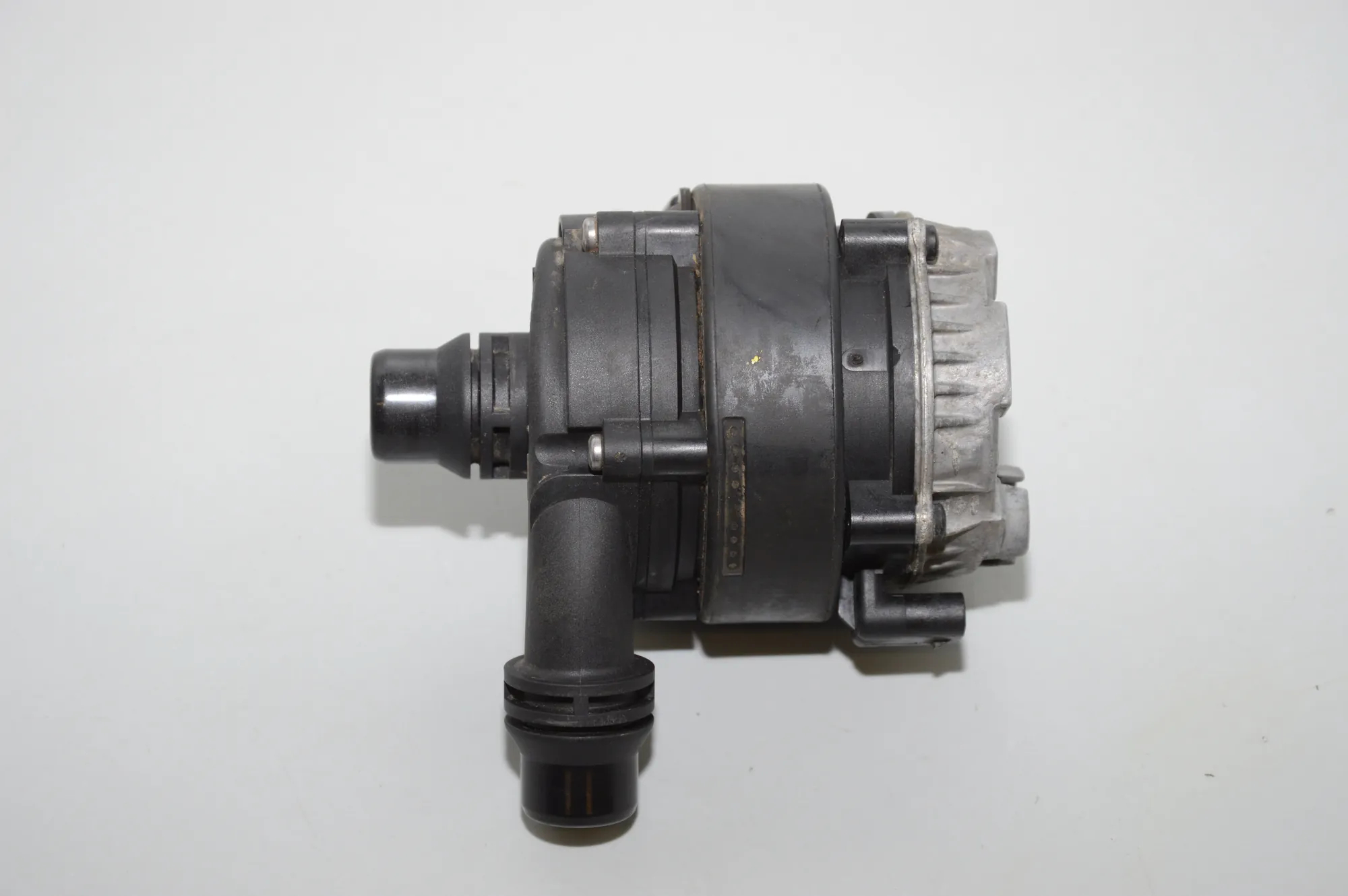 Other Engine Compartment Parts – OEM 0392024055 · BMW i3 (I01) Hybrid 2016