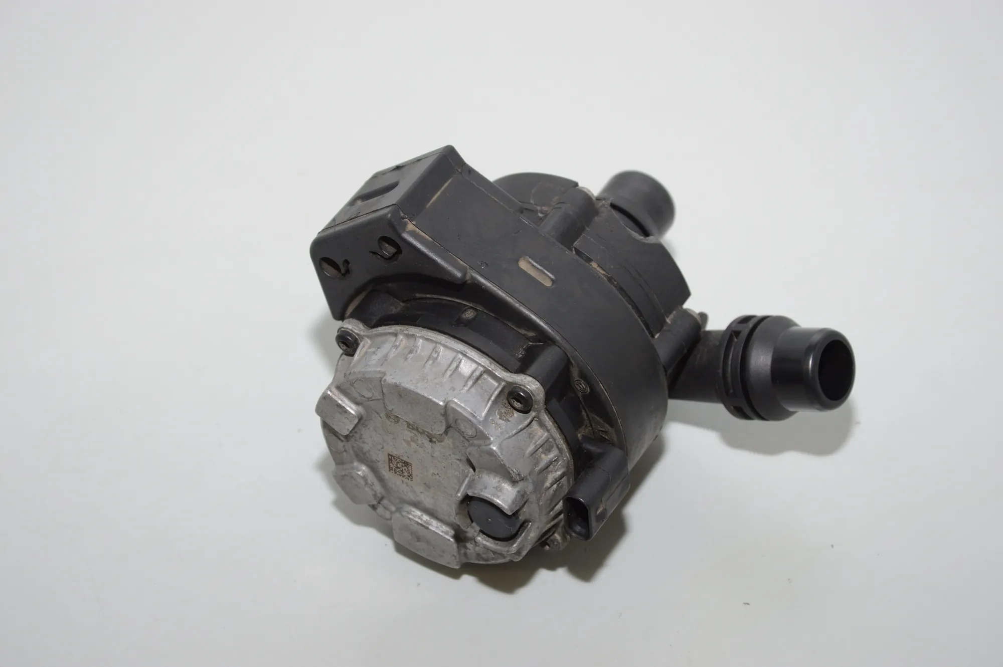 Other Engine Compartment Parts – OEM 0392024055 · BMW i3 (I01) Hybrid 2016 – 3
