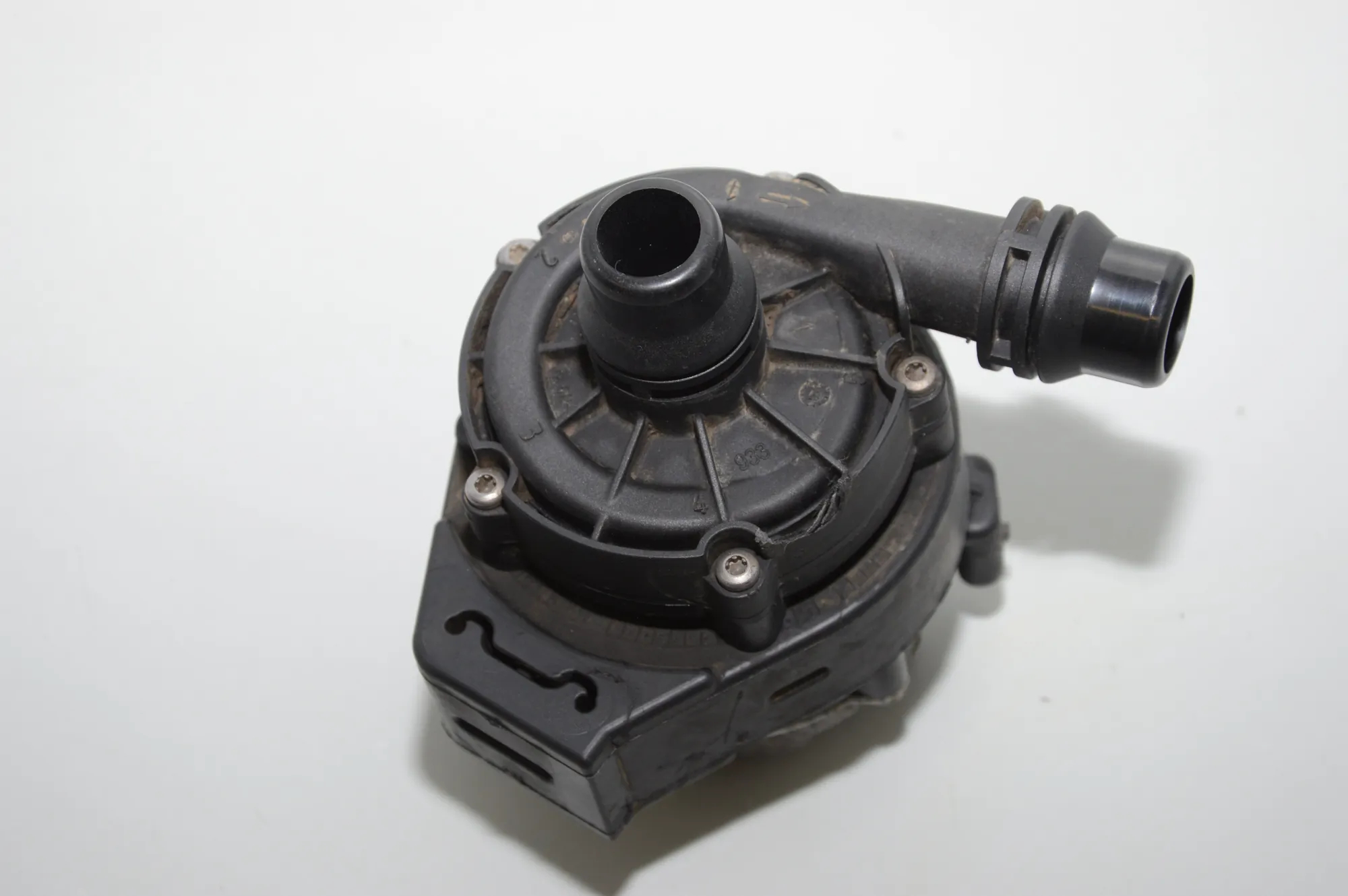 Other Engine Compartment Parts – OEM 0392024055 · BMW i3 (I01) Hybrid 2016 – 4