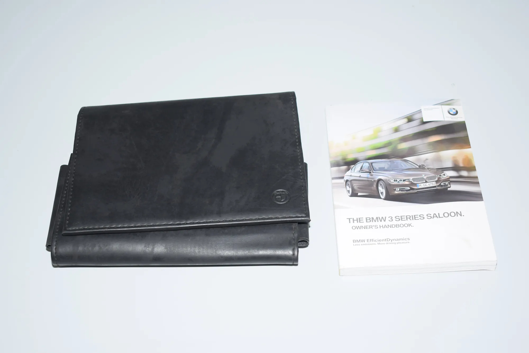 Manual Service Book – OEM 2901063 · BMW 3 (F30, F80) BMW 3 (F30, F80) 2014 – 3