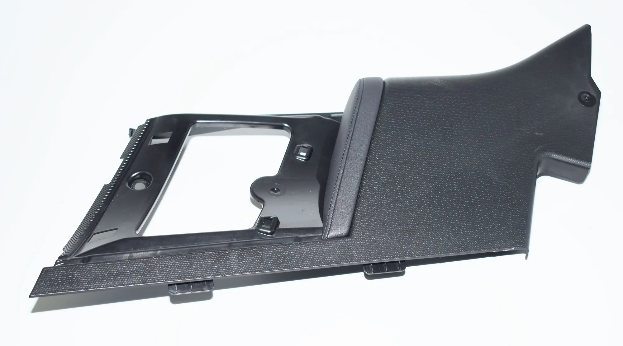 Left Side B Pillar Trim – OEM 7272427 · BMW i3 (I01) Hybrid 2014