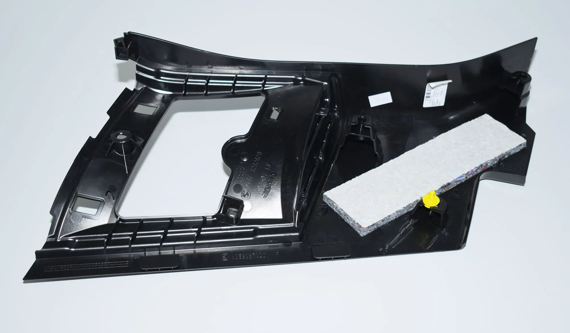 Right Side B Pillar Trim – OEM 7272428 · BMW i3 (I01) Hybrid 2014 – 3