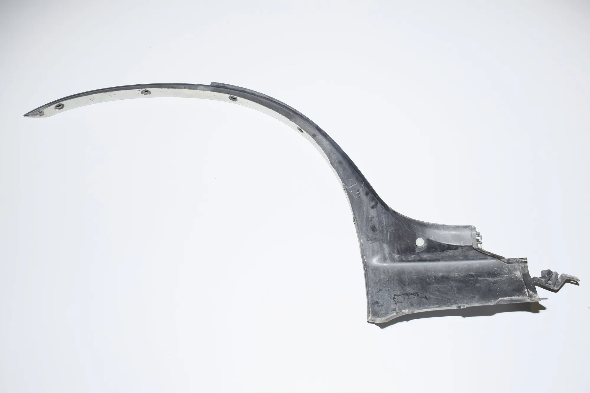 Rear Left Fender Arch Trim – OEM 8402337 · BMW X5 (E53) BMW X5 (E53) 2004 – 2