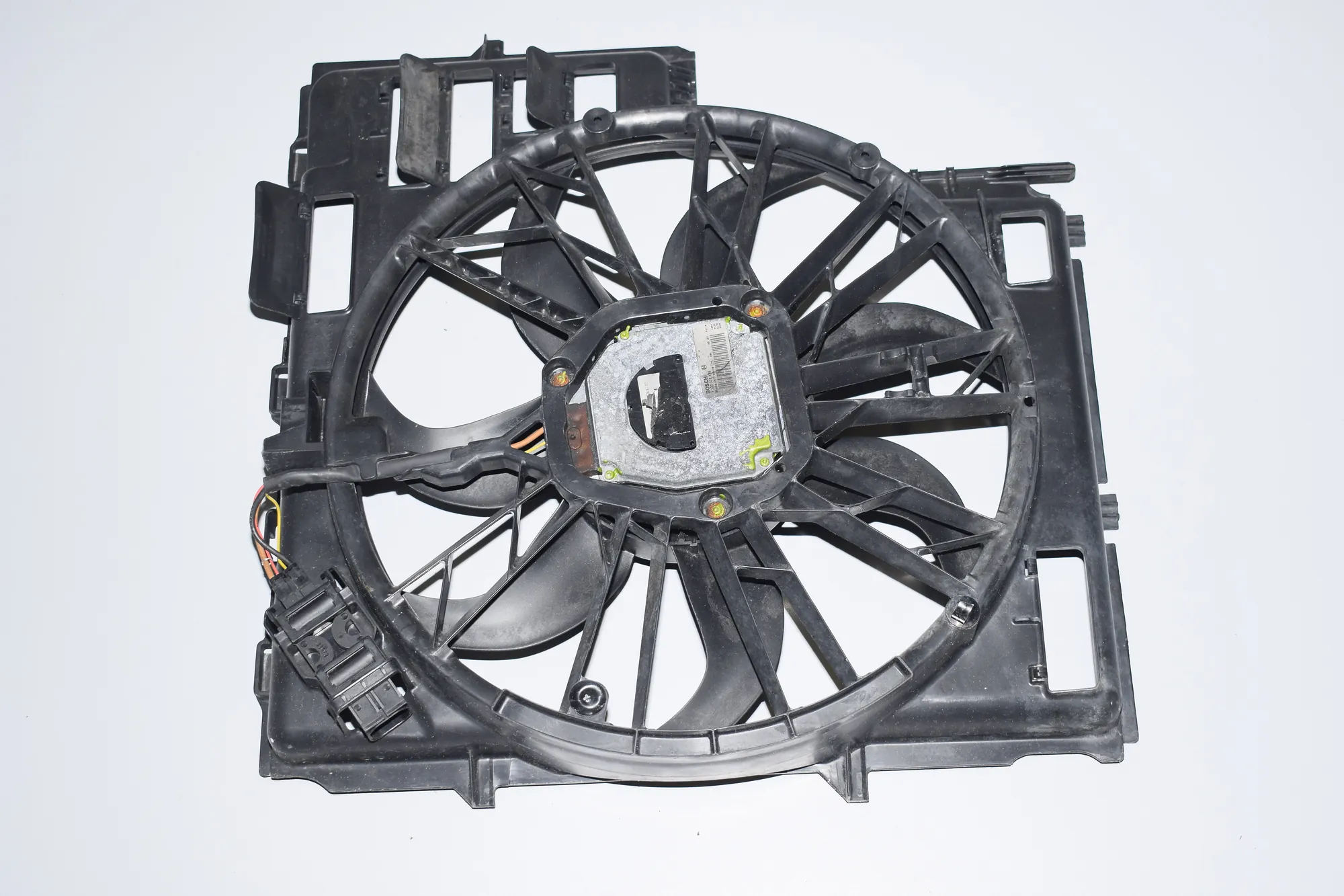 A/C Air Condition Fan – OEM 6925724 · BMW 5 (E60) BMW 5 (E60) 2007