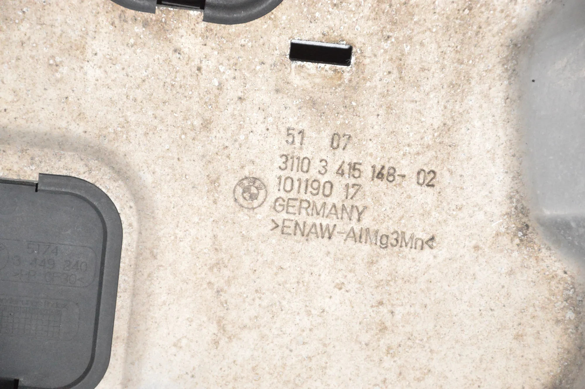 Engine Cover – OEM 3415148 · BMW X3 (E83) xDrive 20 d 2008 – 5