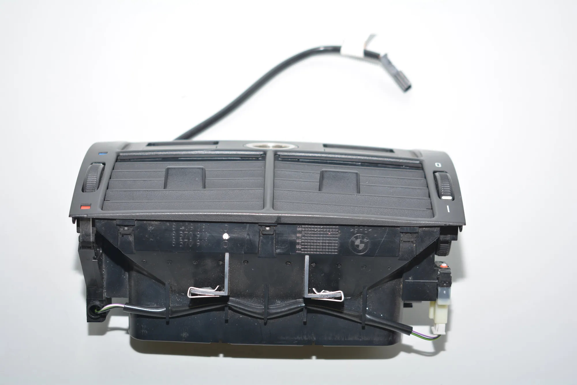 Dashboard Air Vents – OEM 8370910 · BMW X5 (E53) 4.6 is 2002 – 2