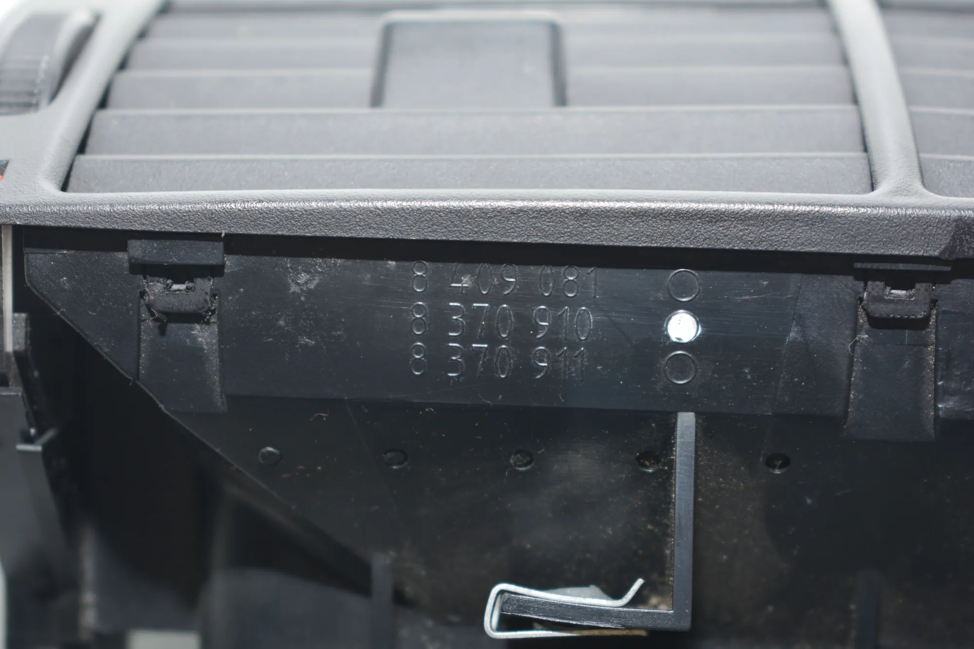 Dashboard Air Vents – OEM 8370910 · BMW X5 (E53) 4.6 is 2002 – 5