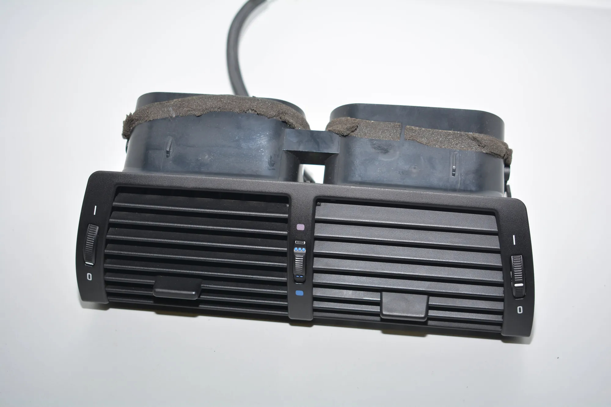 Dashboard Air Vents – OEM 8402221 · BMW X5 (E53) 4.6 is 2002 – 3