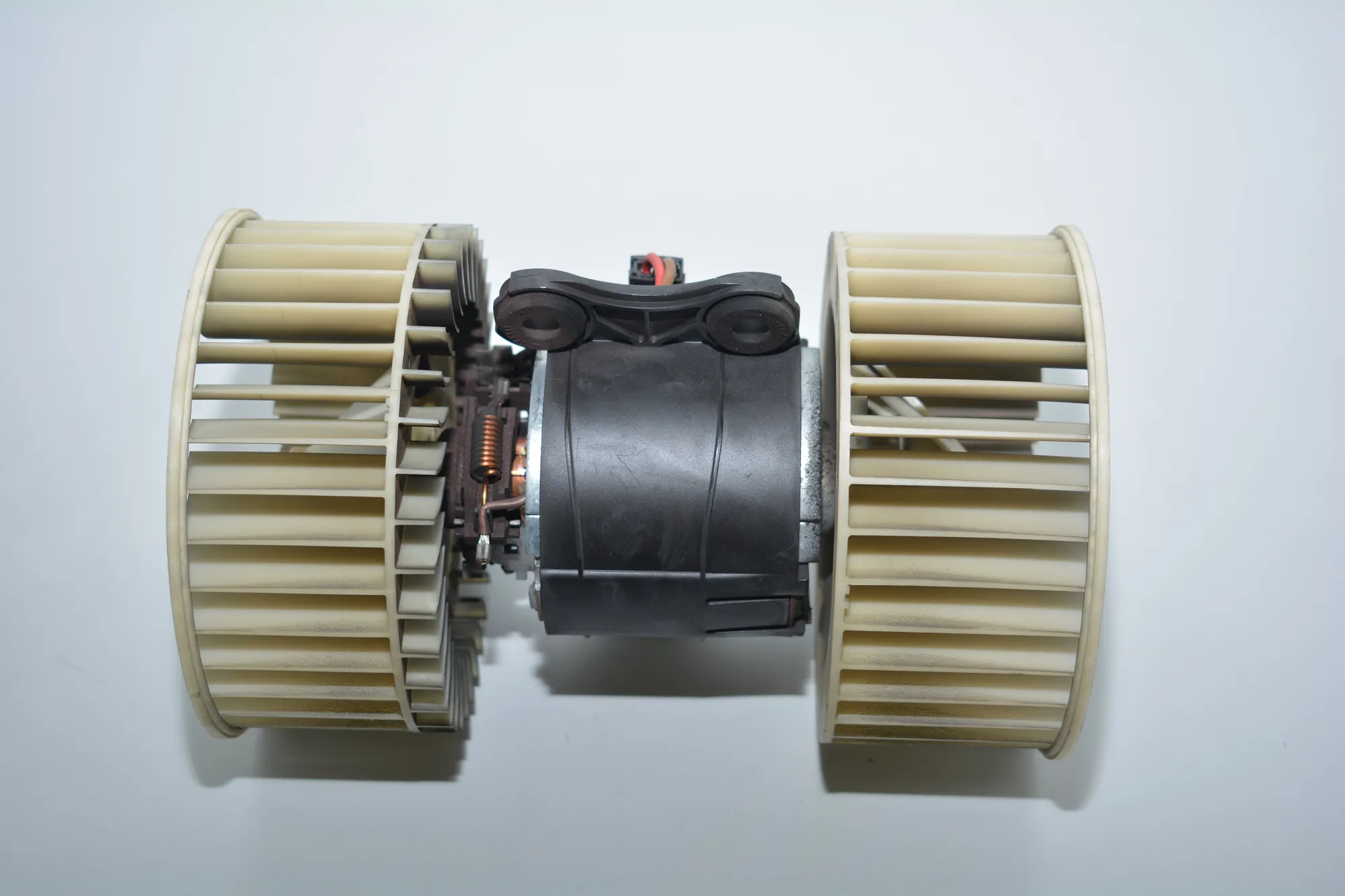 Heater Blower Fan – OEM 8385558 · BMW X5 (E53) 4.6 is 2002 – 3