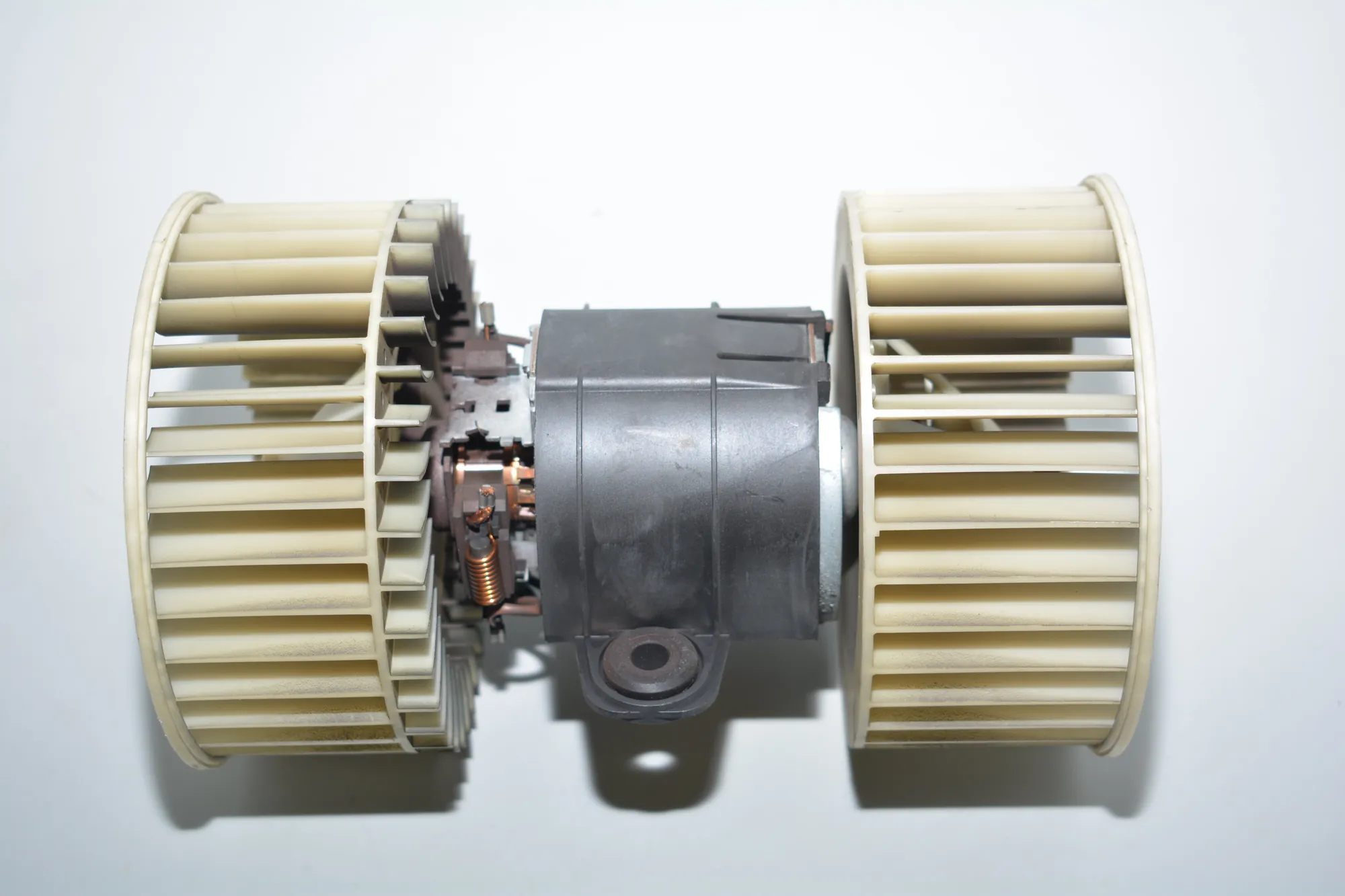 Heater Blower Fan – OEM 8385558 · BMW X5 (E53) 4.6 is 2002 – 2