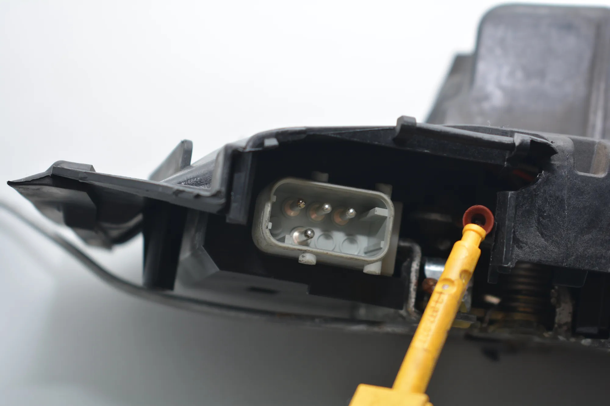 Front Left Door Lock – OEM 8235113 · BMW 5 Touring (E39) 525 d 2003 – 6