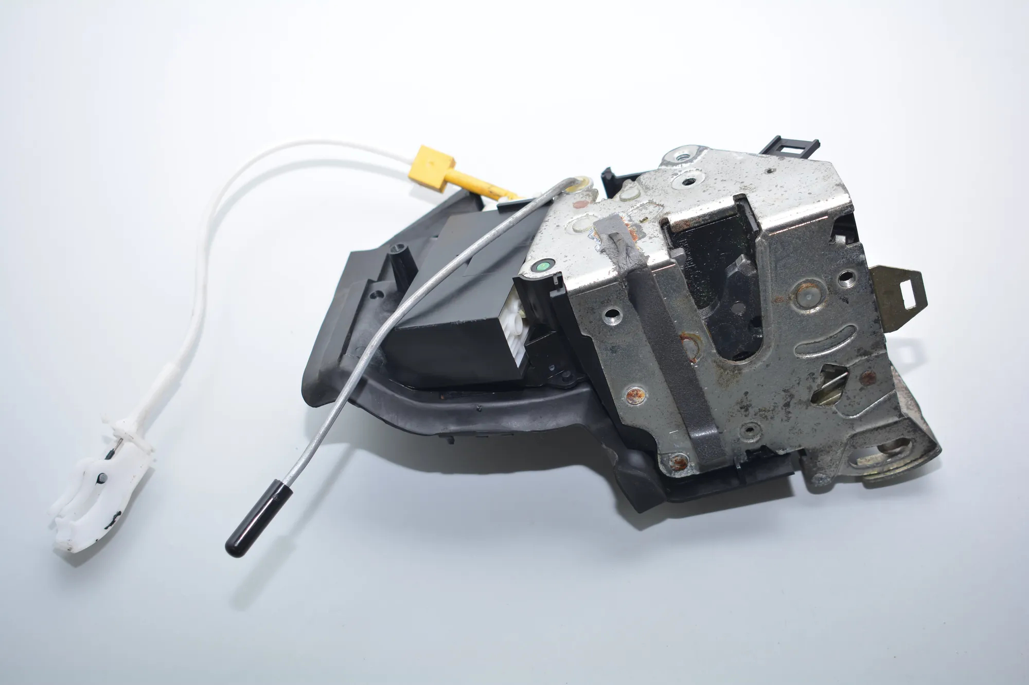 Front Left Door Lock – OEM 8235113 · BMW 5 Touring (E39) 525 d 2003 – 3
